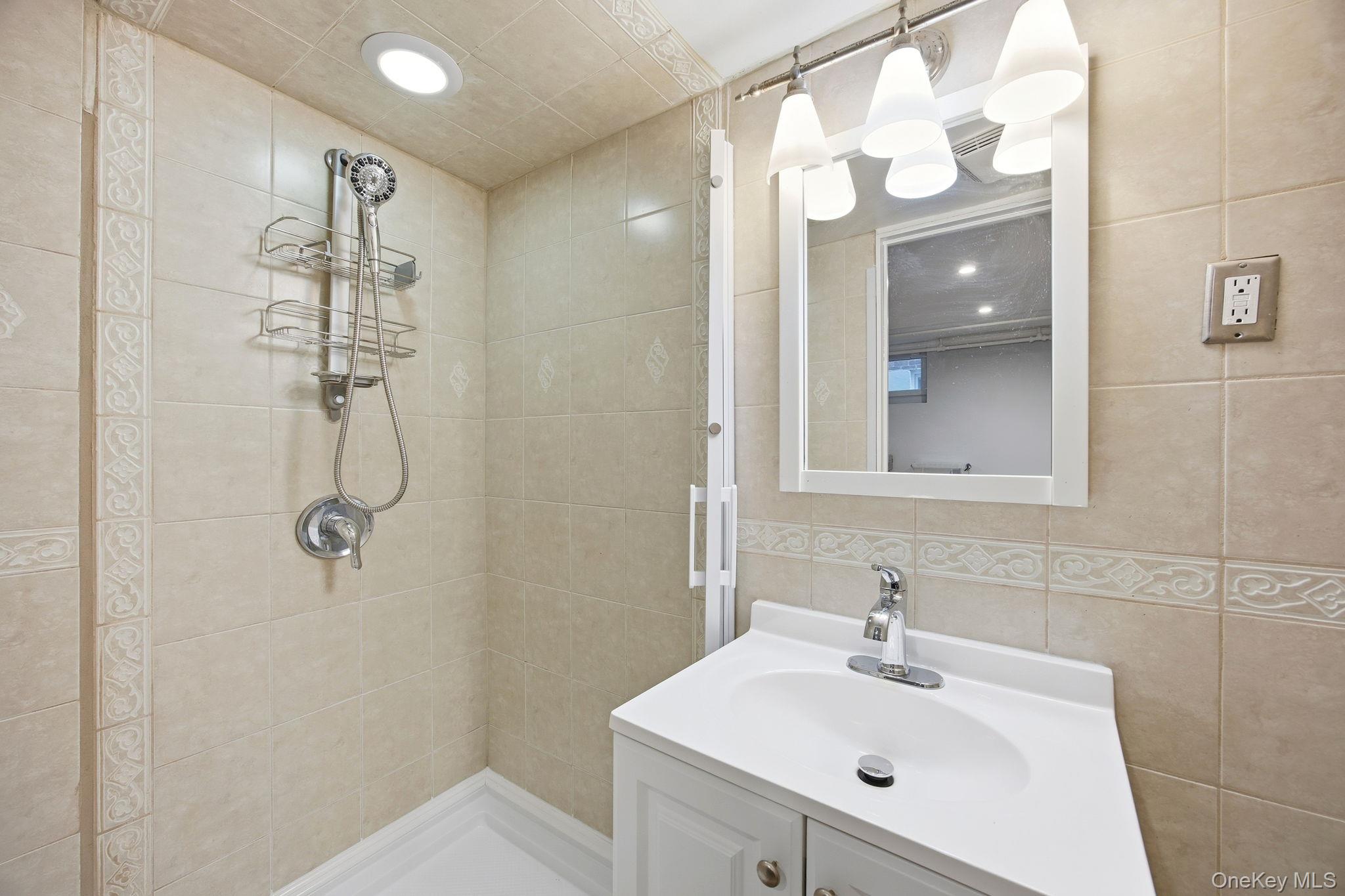 #14 photo, 750 Swinton Avenue, Bronx , NY 10465