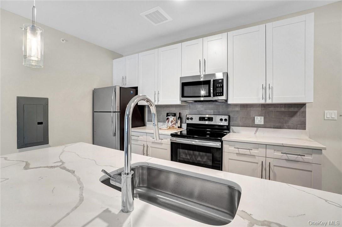 #9 photo, 92 Blauvelt Way - The Sheldon, Suffern , NY 10901