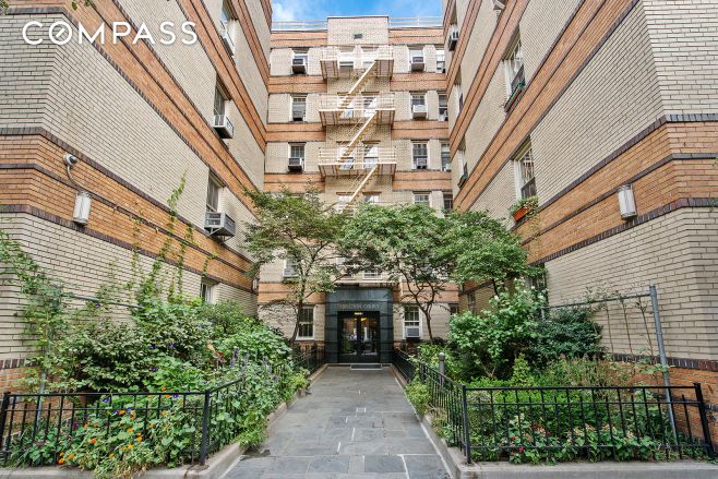 #10 photo, 75 Bank Street, West Village , NY 10014