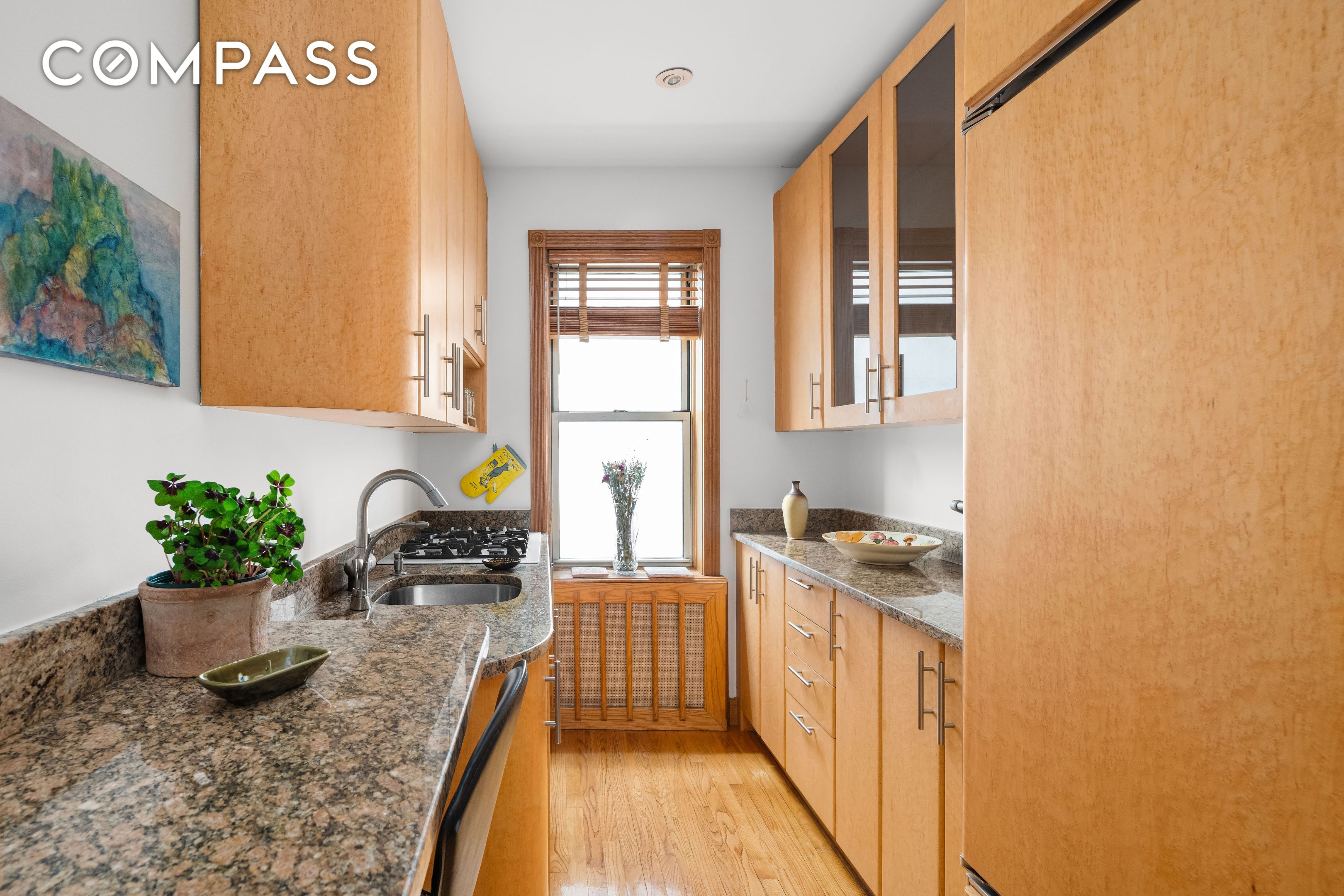 #5 photo, 75 Bank Street, West Village , NY 10014