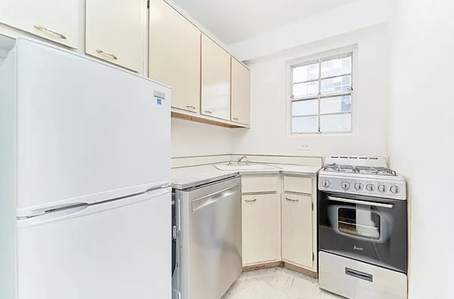 #3 photo, 330 E 49TH Street, Turtle Bay , NY 10017