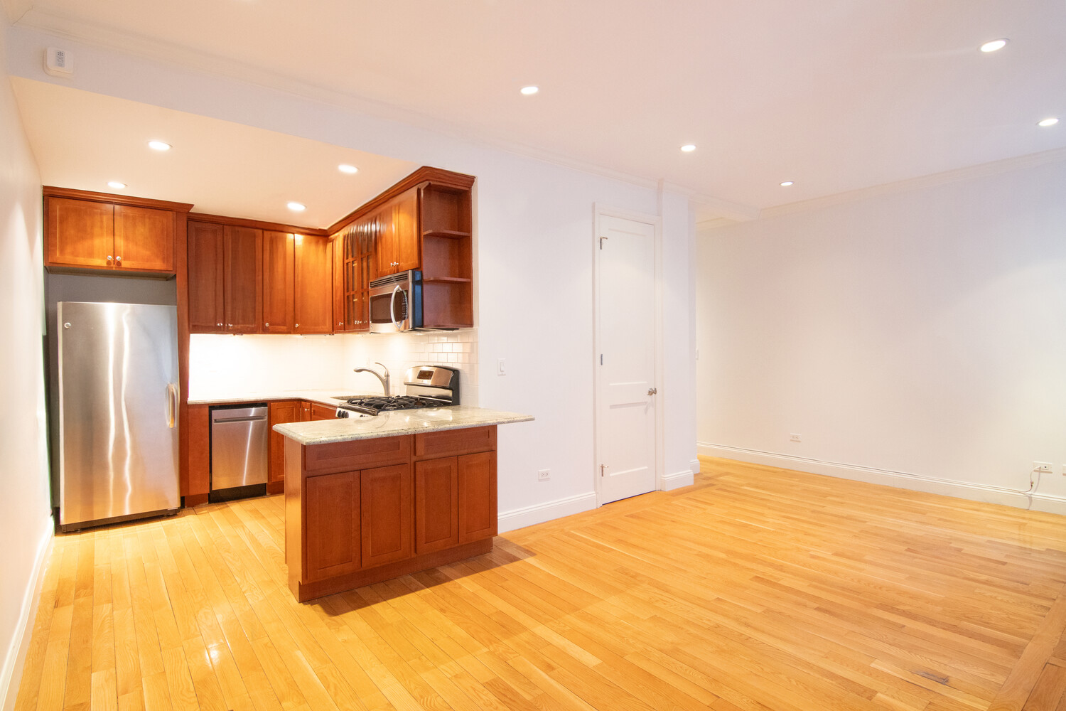 #3 photo, 66 MADISON Avenue, NoMad , NY 10016