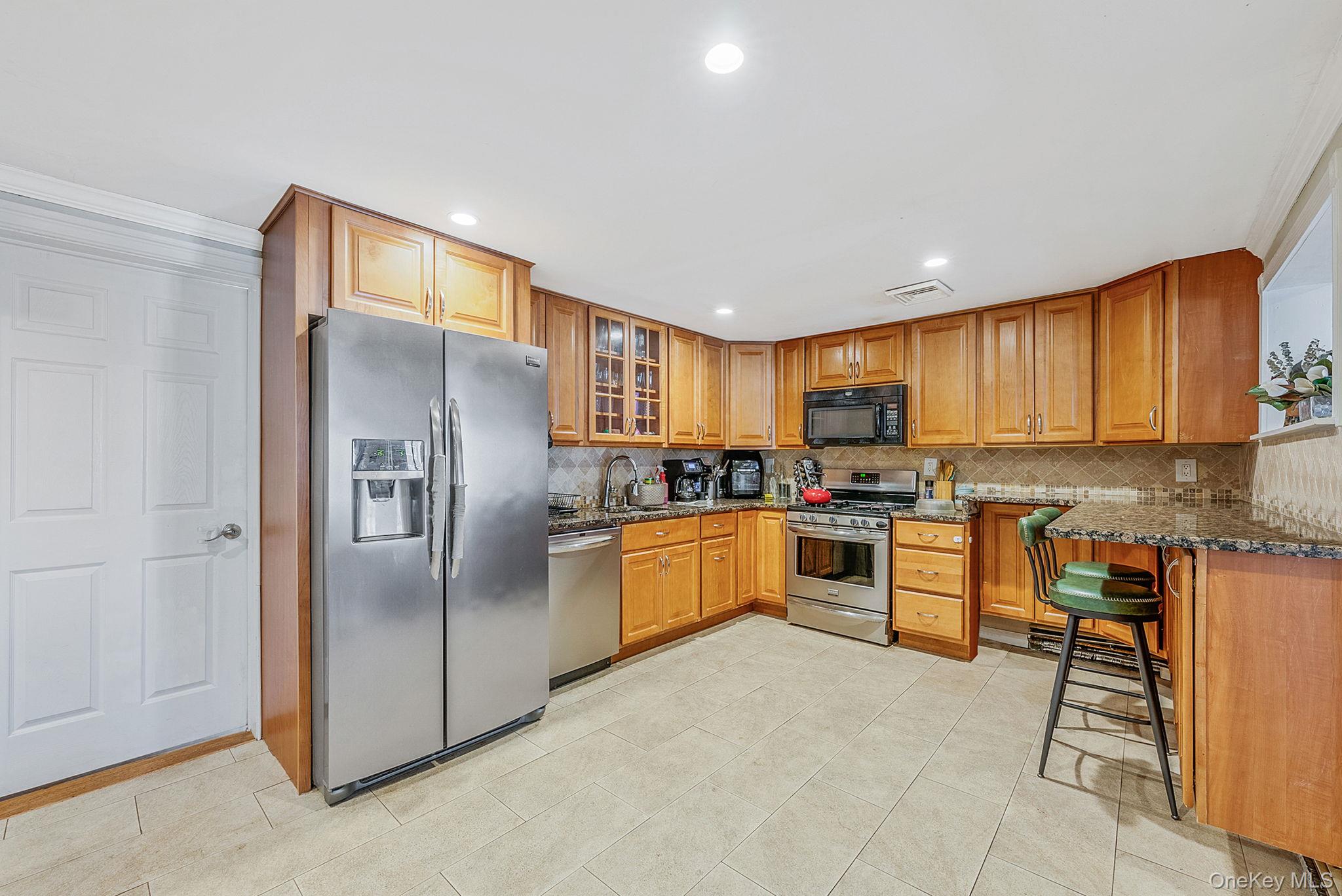 #17 photo, 50 E Pine Street, Long Beach , NY 11561