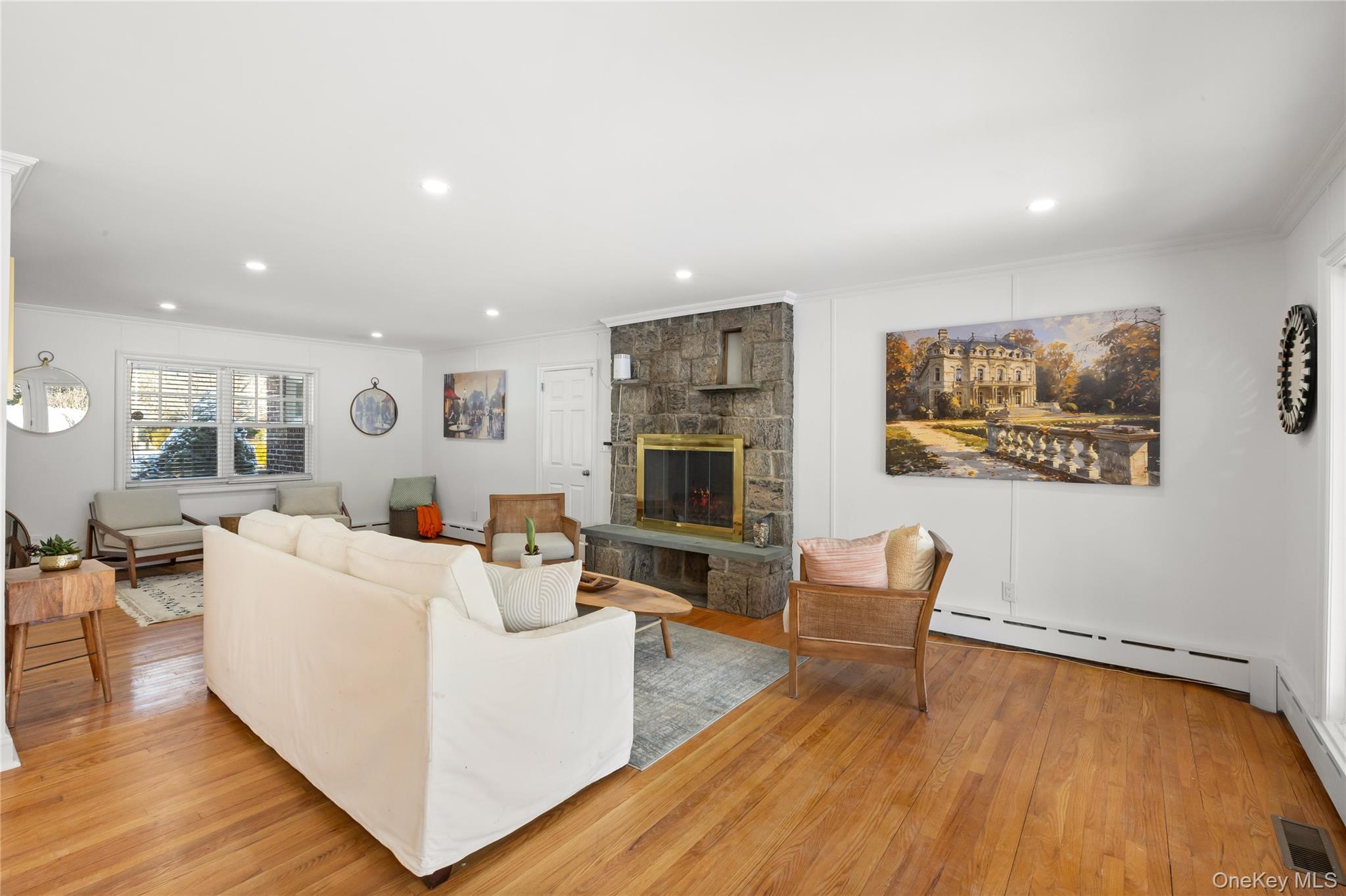 #16 photo, 467 Hempstead Avenue, Rockville Centre , NY 11570