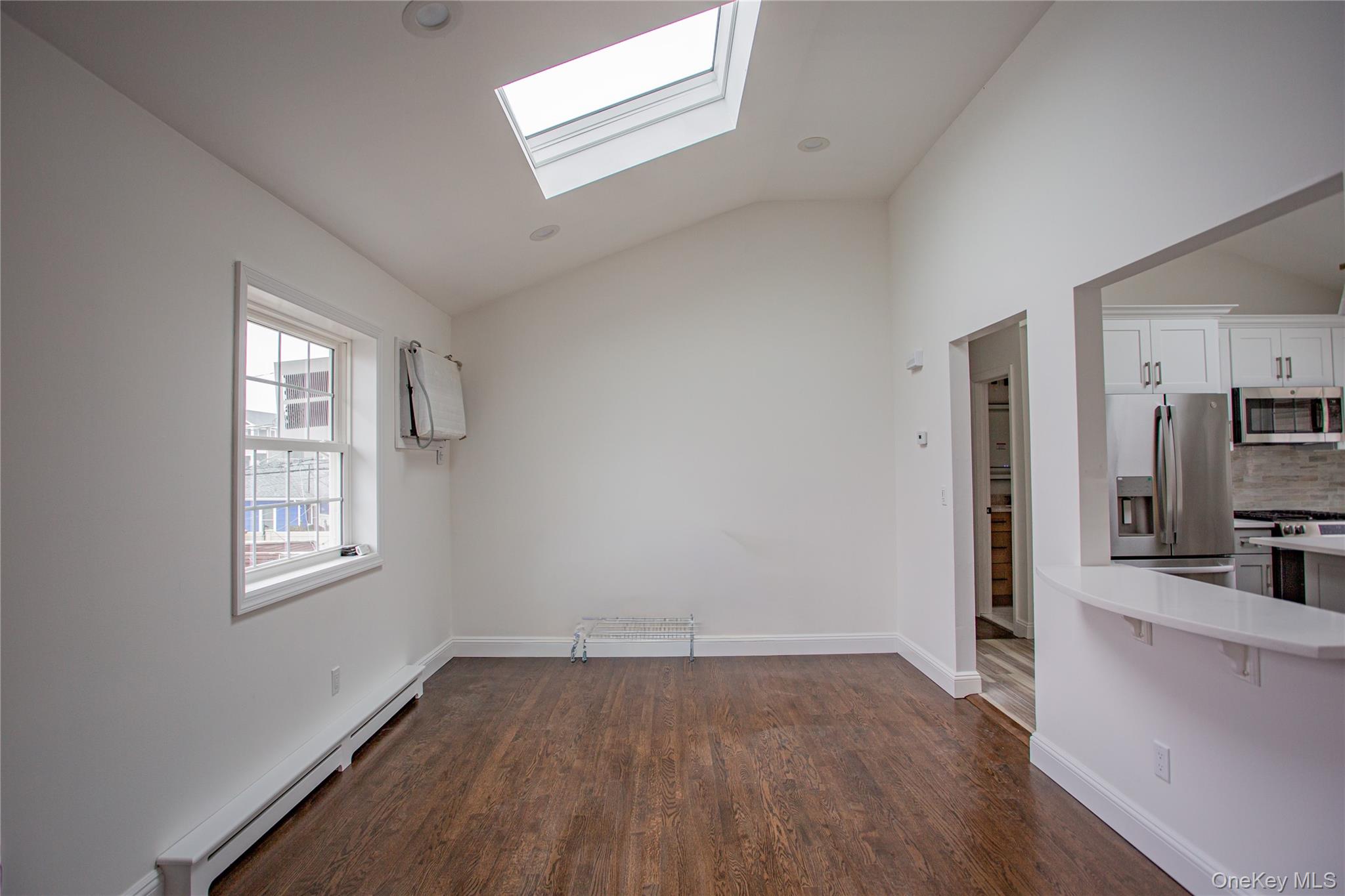 #15 photo, 451 E Pine Street, מחוז נסאו Long Beach , NY 11561