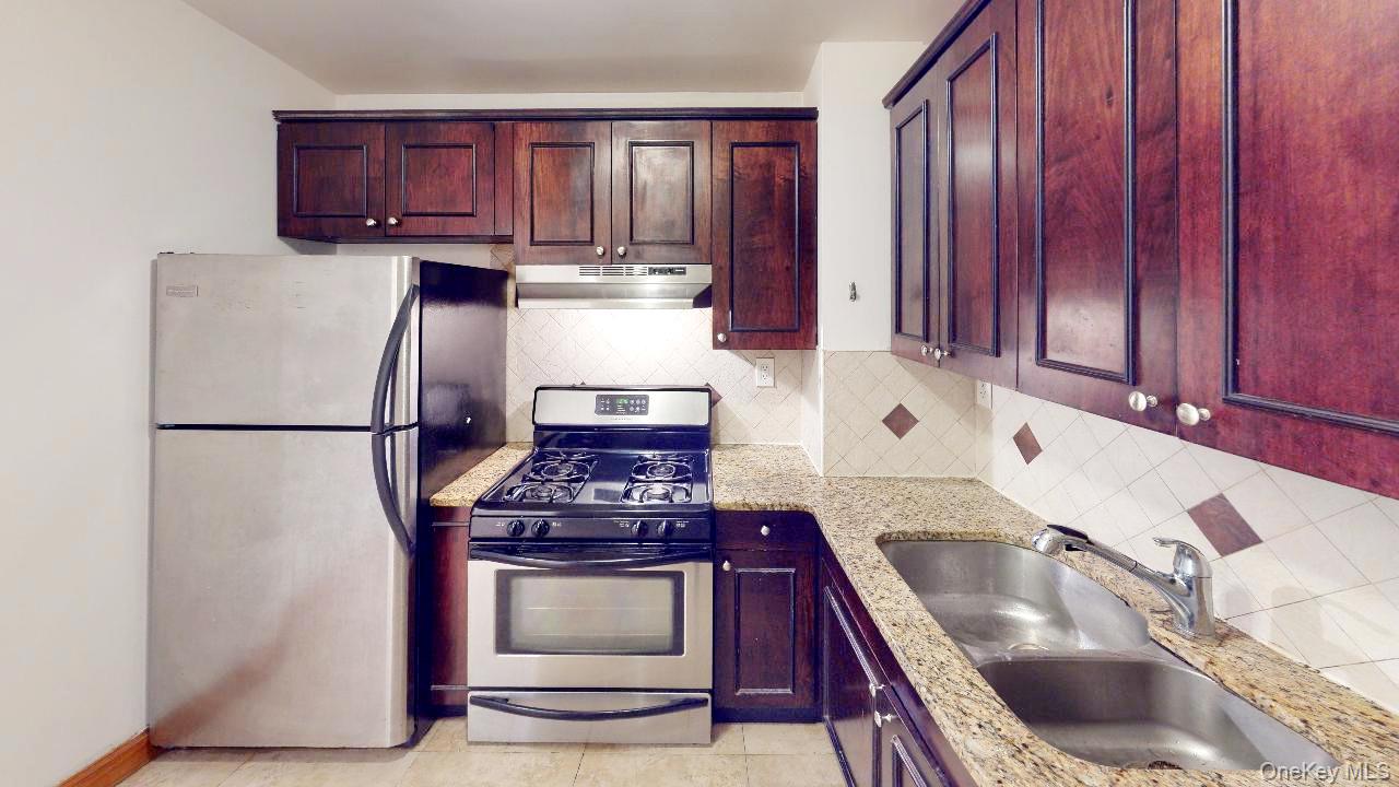 #7 photo, 84-14 143rd Street, Briarwood , NY 11435