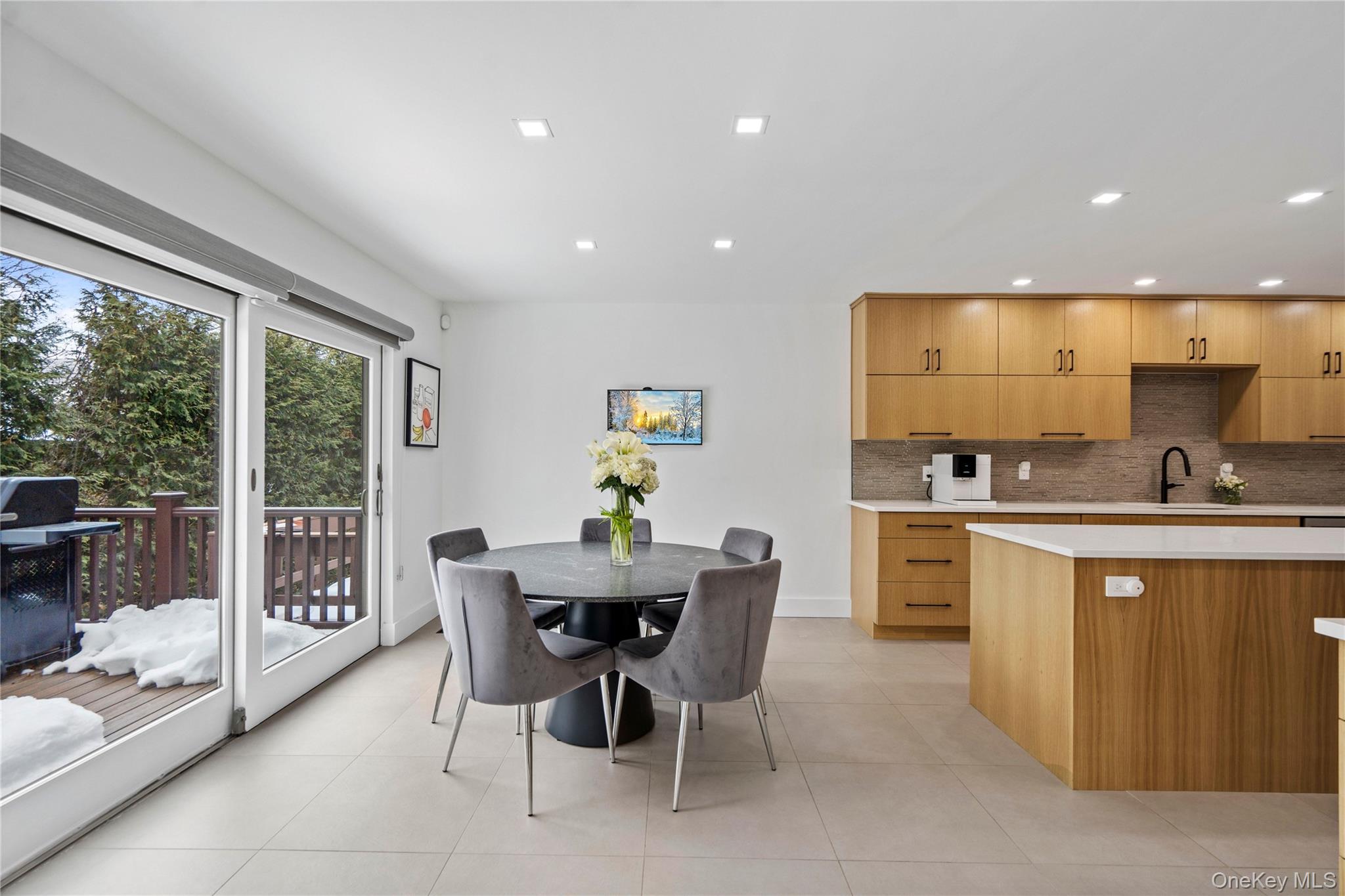 #10 photo, 16 Pony Circle, Roslyn Heights , NY 11577