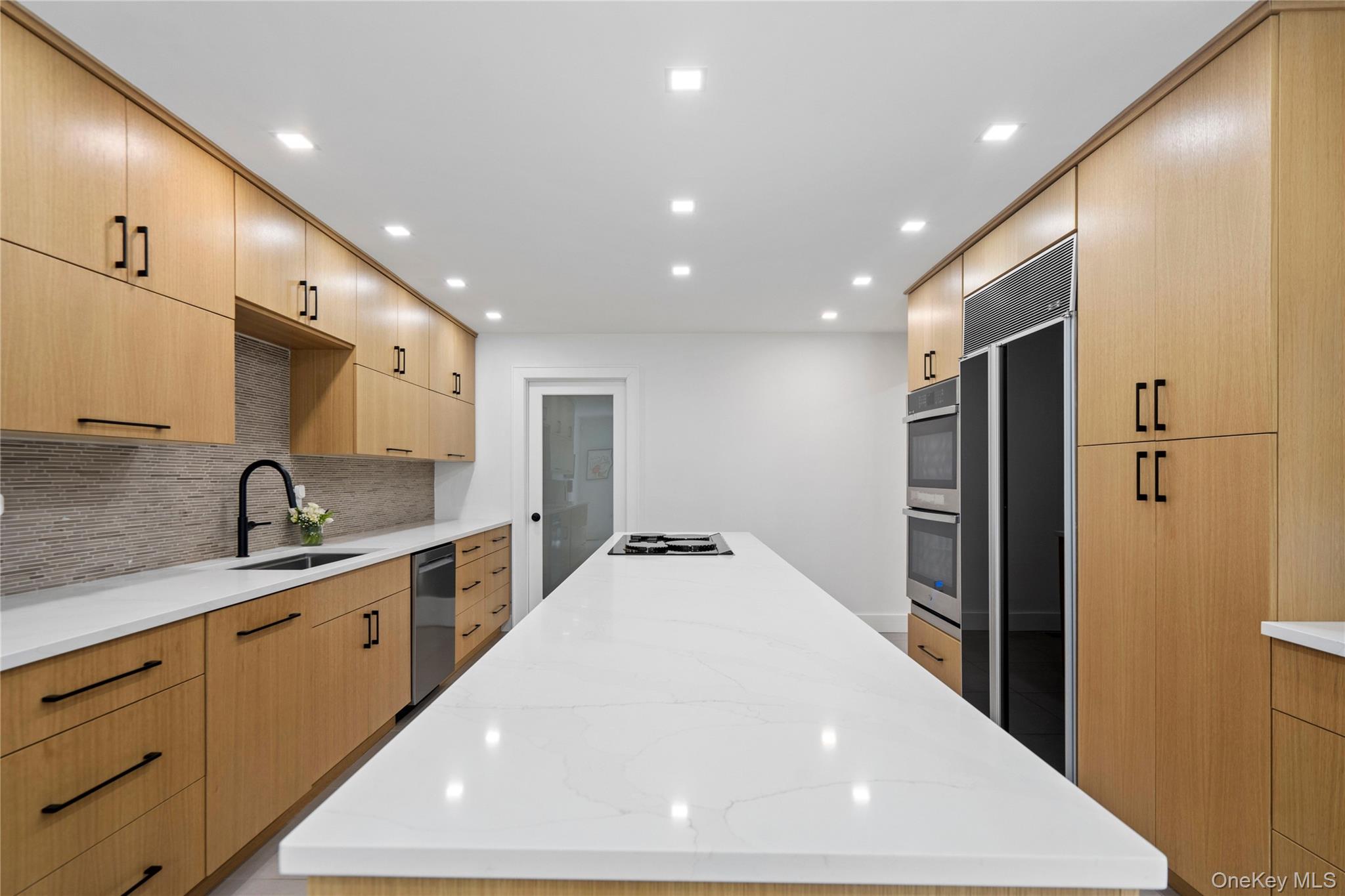 #9 photo, 16 Pony Circle, Roslyn Heights , NY 11577