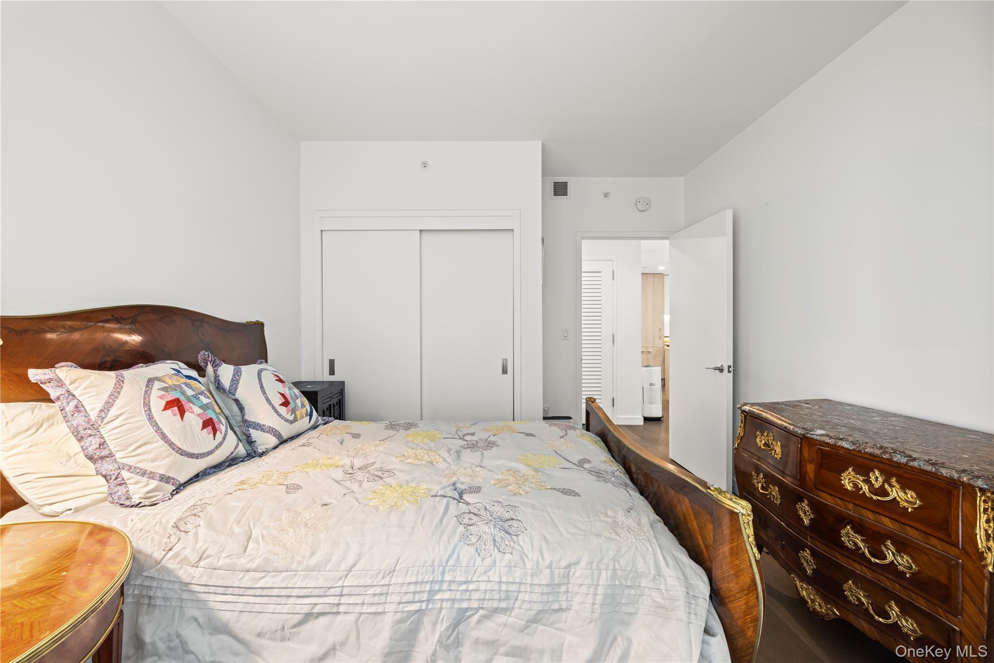 #12 photo, 131-05 40 Road, Flushing , NY 11354