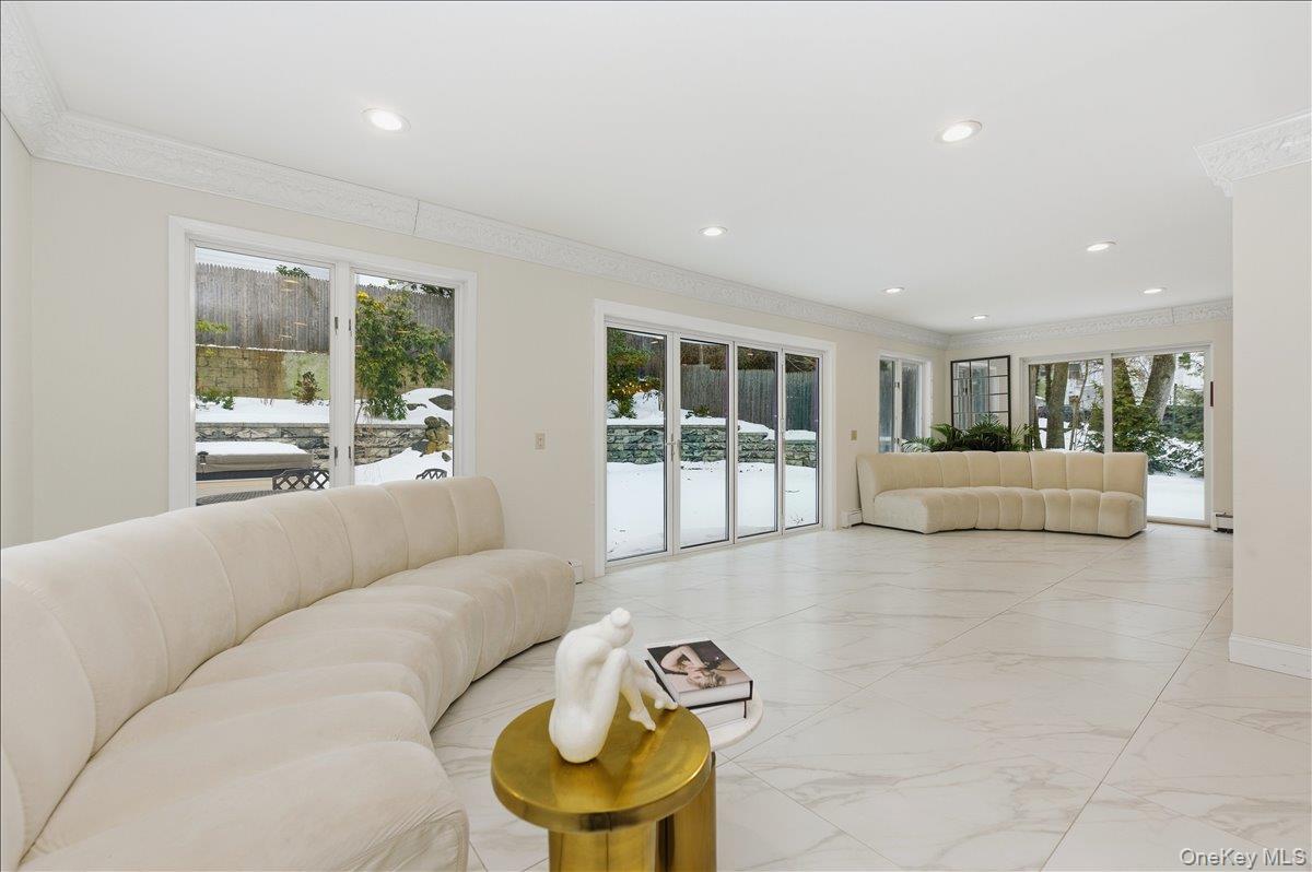 #10 photo, 12 Red Brook Road, Great Neck , NY 11024