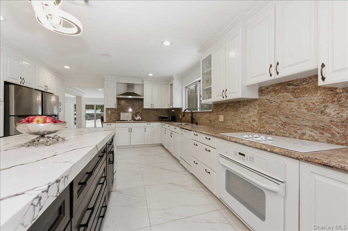 #15 photo, 12 Red Brook Road, Great Neck , NY 11024