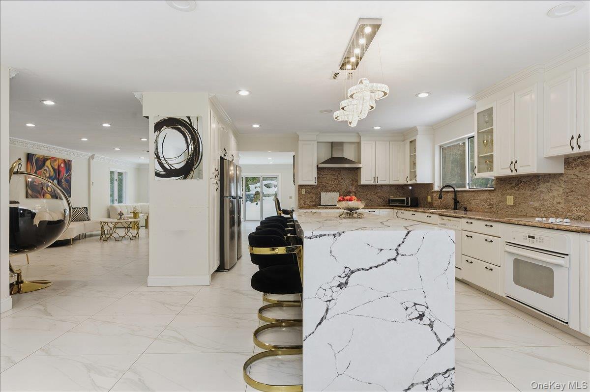 #16 photo, 12 Red Brook Road, Great Neck , NY 11024