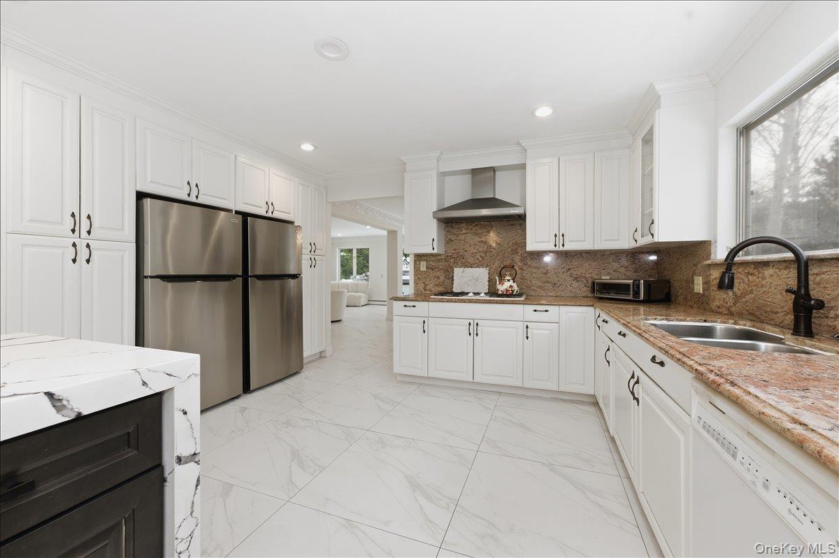 #17 photo, 12 Red Brook Road, Great Neck , NY 11024