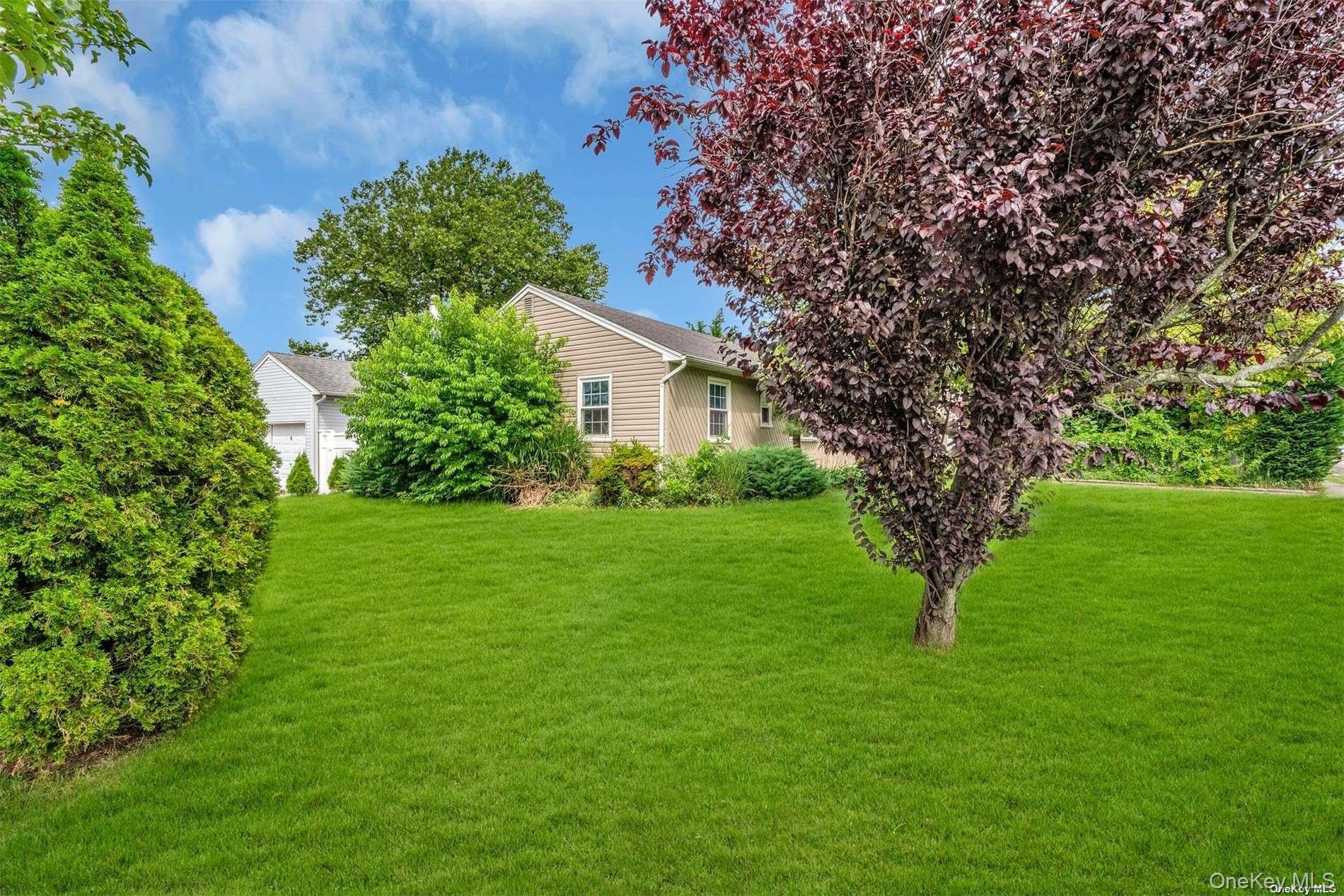 #10 photo, 4 Cheshire Road, Bethpage , NY 11714