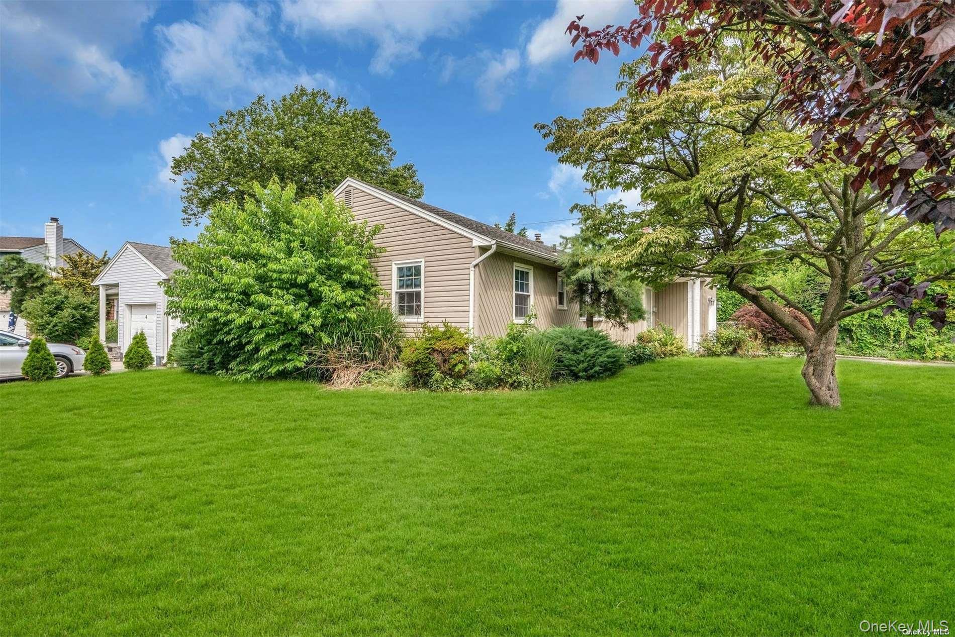 #11 photo, 4 Cheshire Road, Bethpage , NY 11714