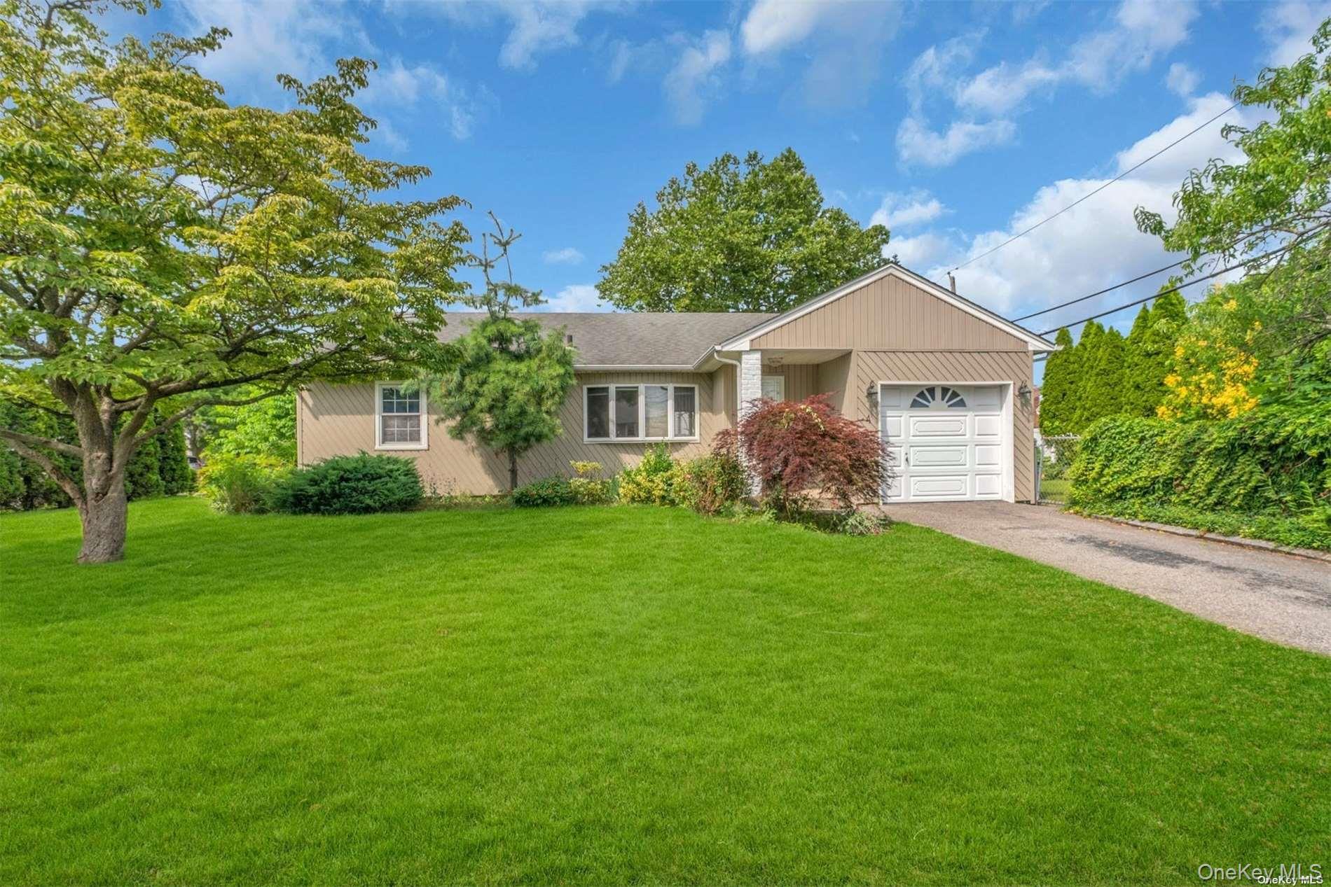 #5 photo, 4 Cheshire Road, Bethpage , NY 11714