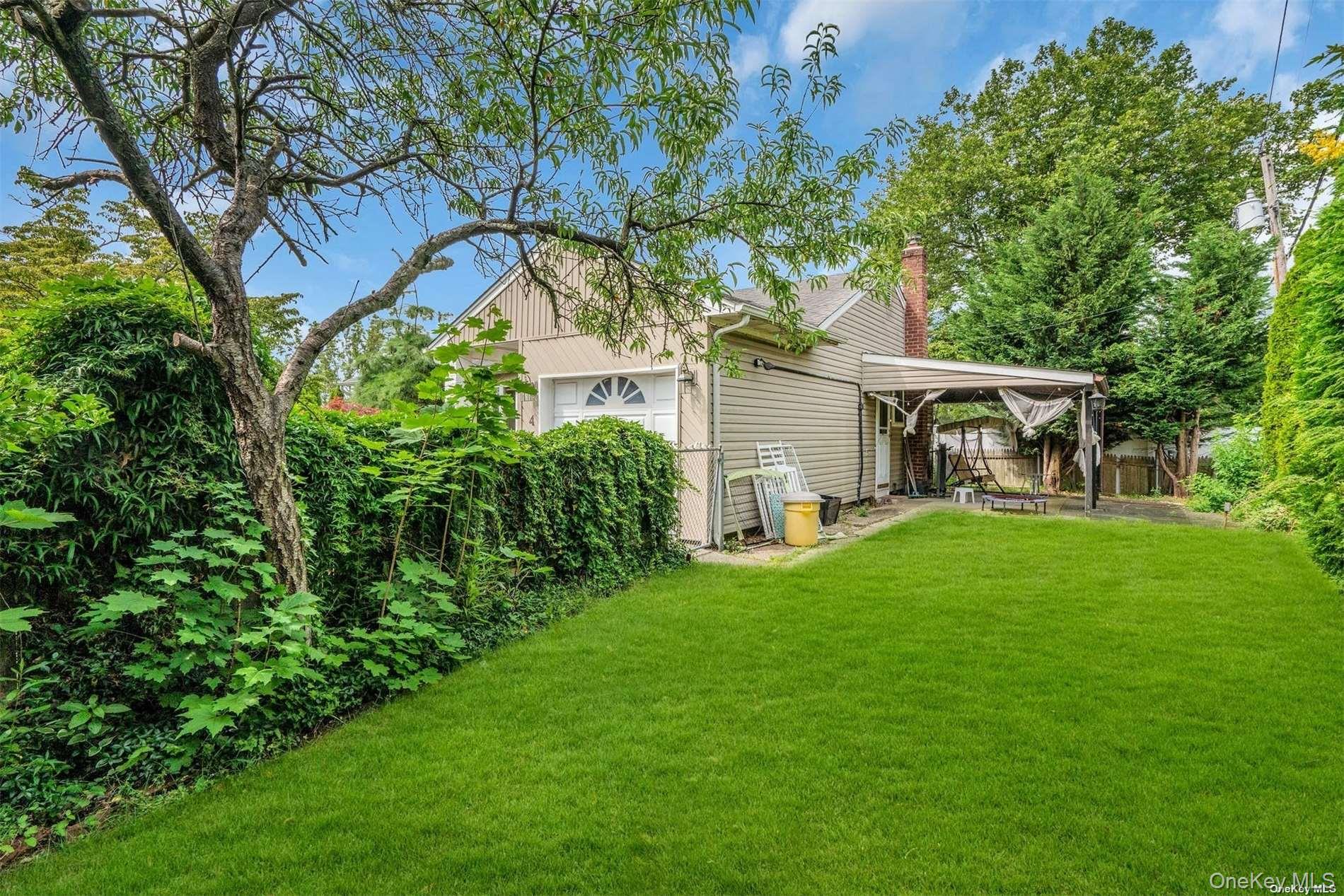 #8 photo, 4 Cheshire Road, Bethpage , NY 11714