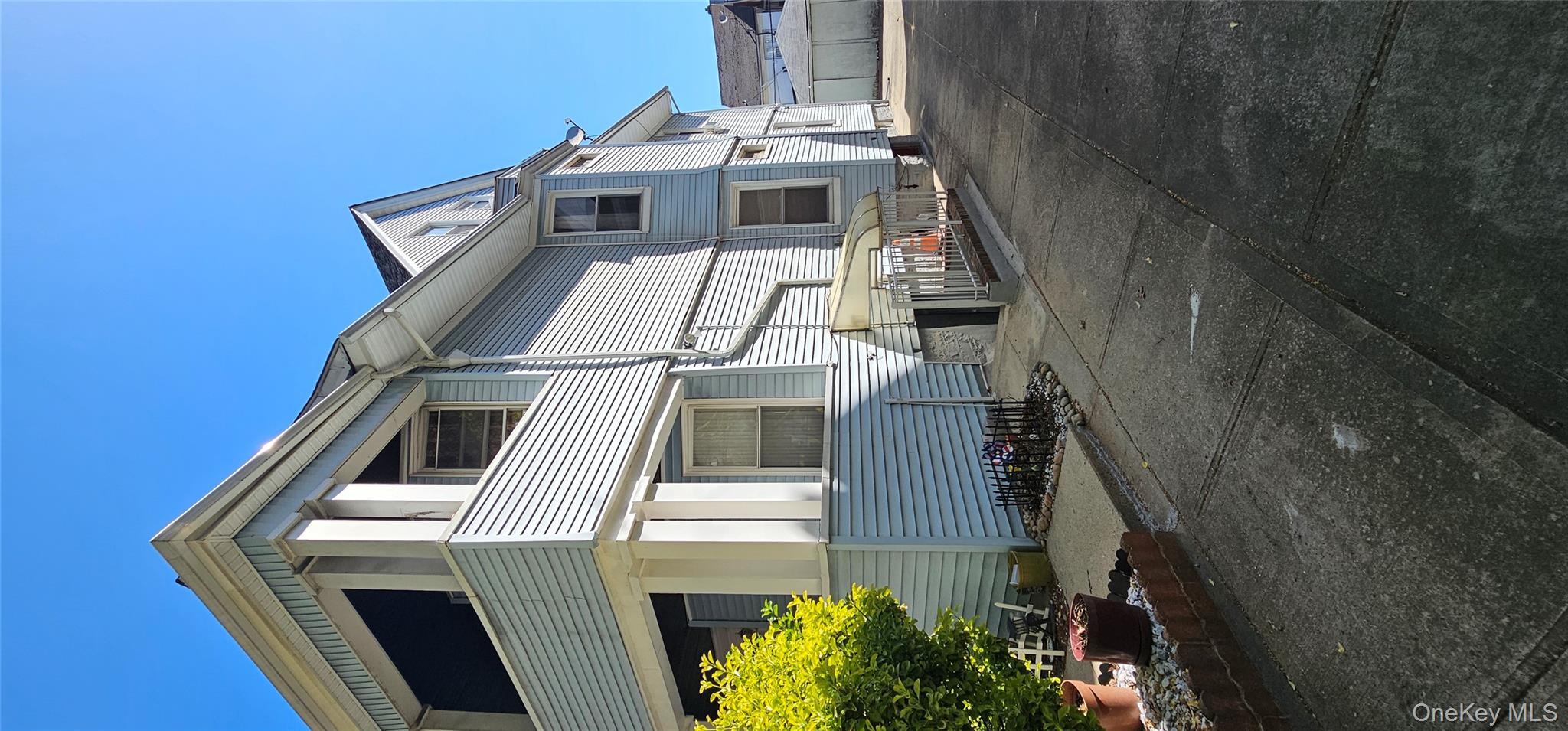 #1 photo, 627 E 32nd Street, ब्रुकलीन Brooklyn , NY 11210