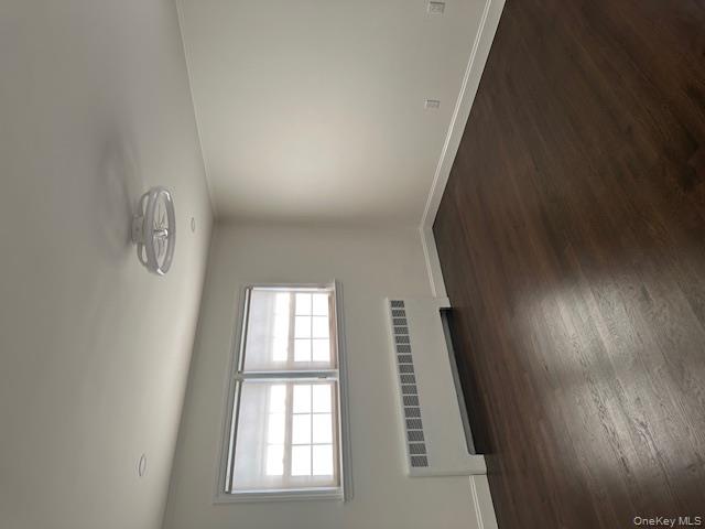 #7 photo, 106 Bregman Avenue, New Hyde Park , NY 11040