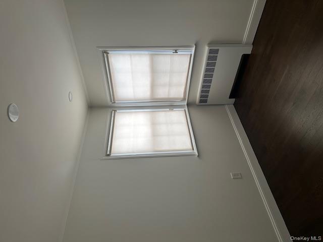 #8 photo, 106 Bregman Avenue, New Hyde Park , NY 11040