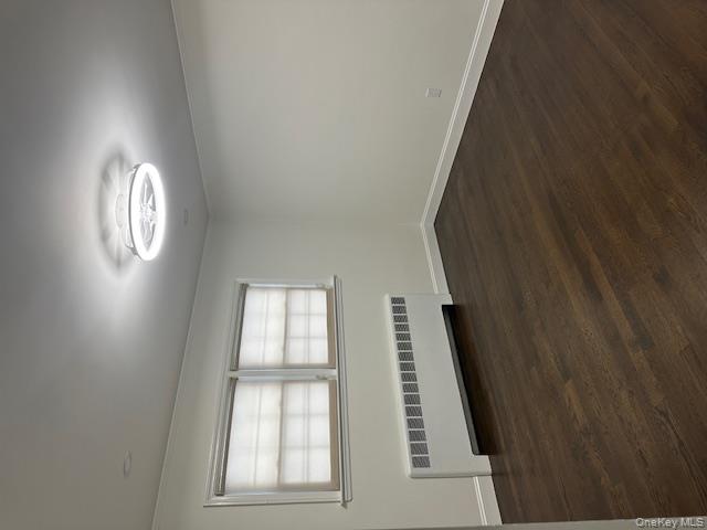 #9 photo, 106 Bregman Avenue, New Hyde Park , NY 11040