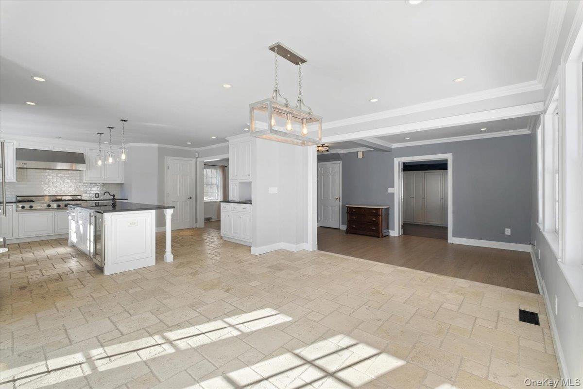 #10 photo, 66 Middle Road, Eastchester , NY 10709