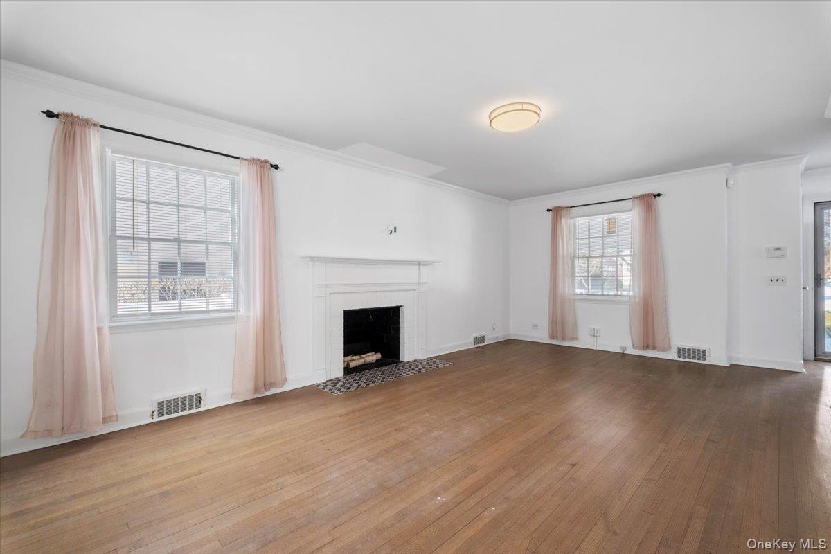 #5 photo, 66 Middle Road, Eastchester , NY 10709