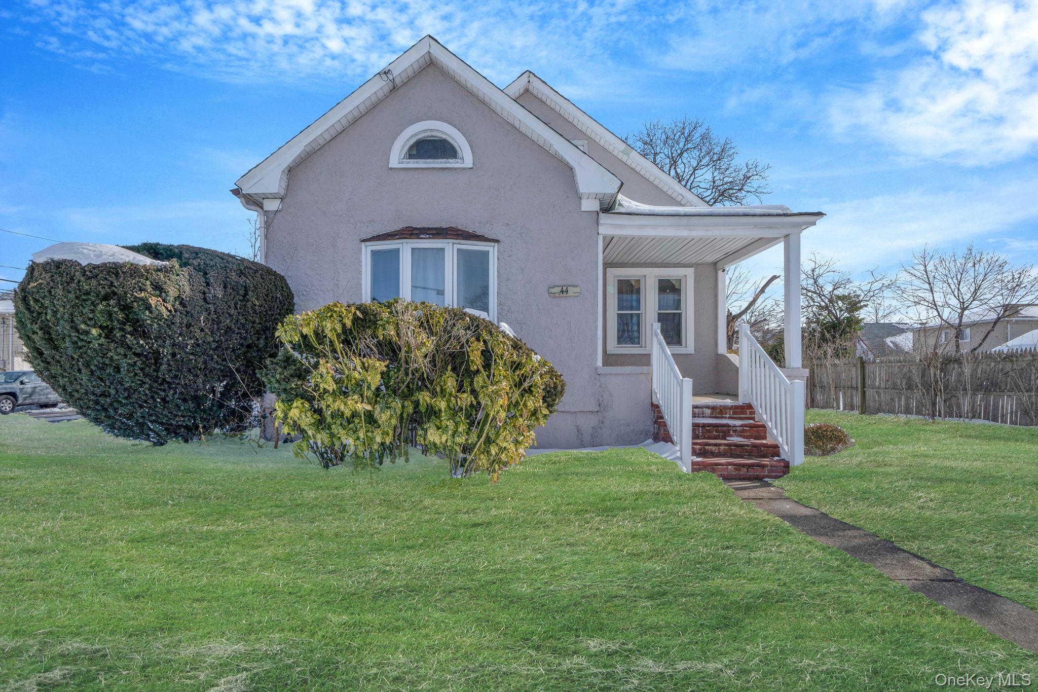 #2 photo, 44 Nassau Parkway, Hempstead , NY 11550