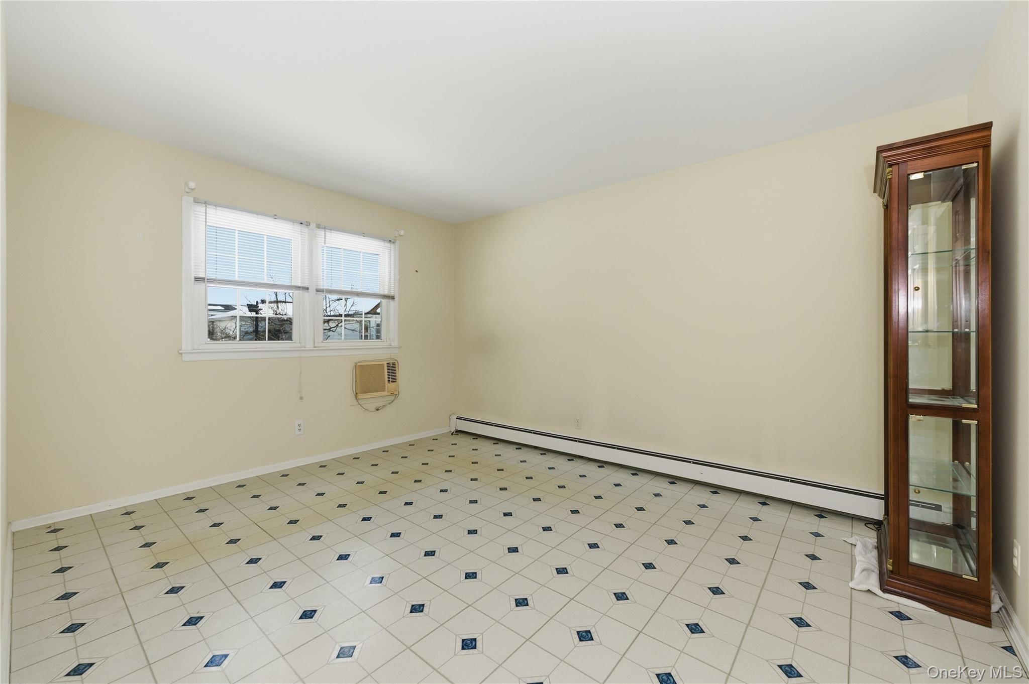 #11 photo, 633 Evelyn Avenue, East Meadow , NY 11554