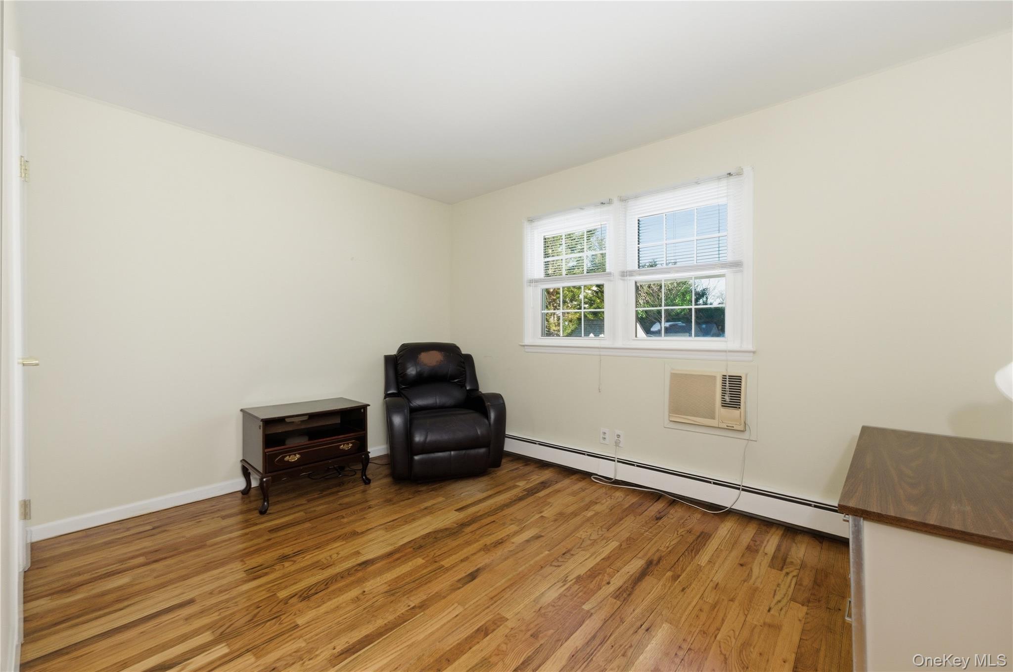 #13 photo, 633 Evelyn Avenue, East Meadow , NY 11554