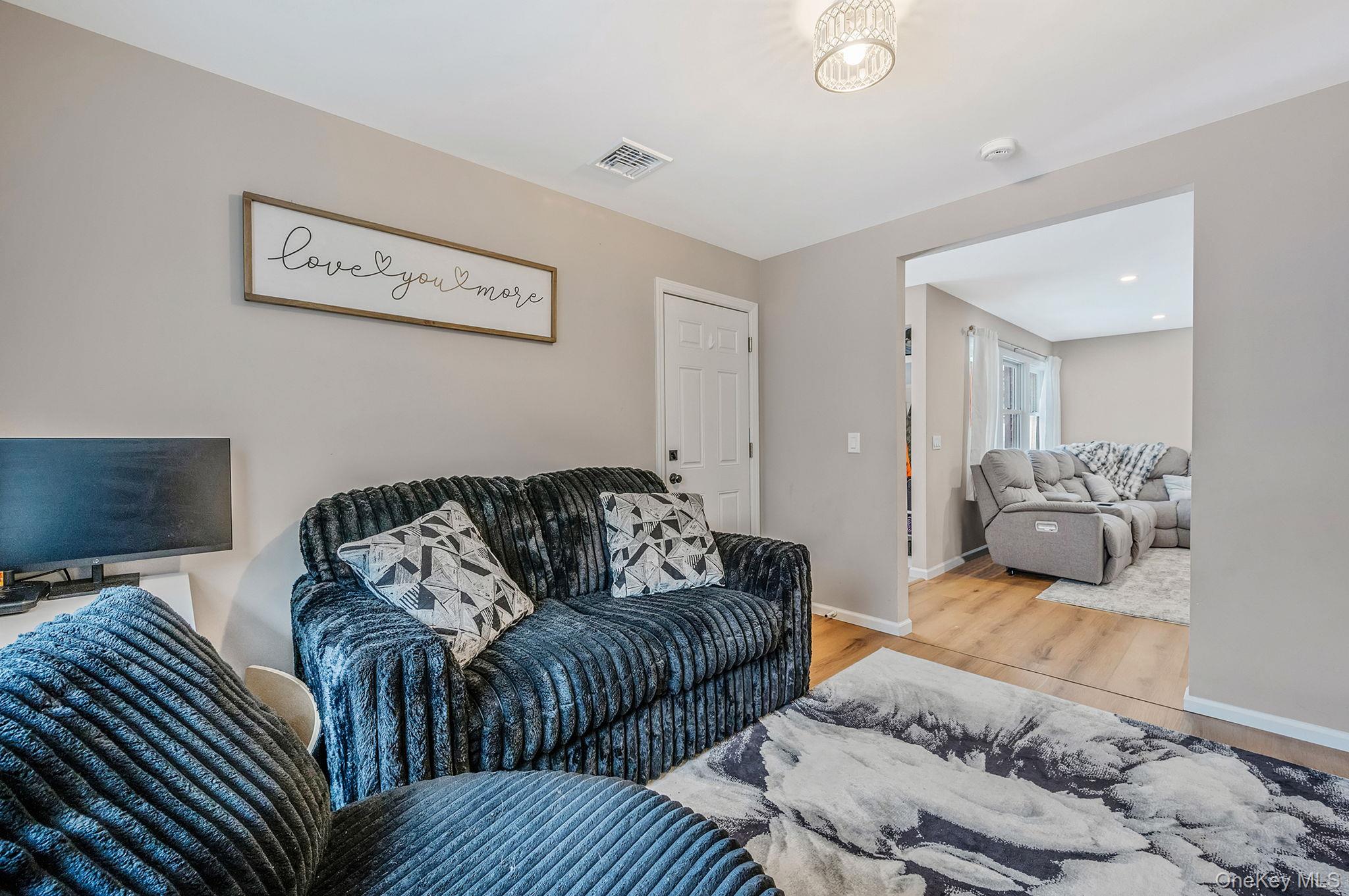 #12 photo, 33 Loughlin Drive, Shirley , NY 11967