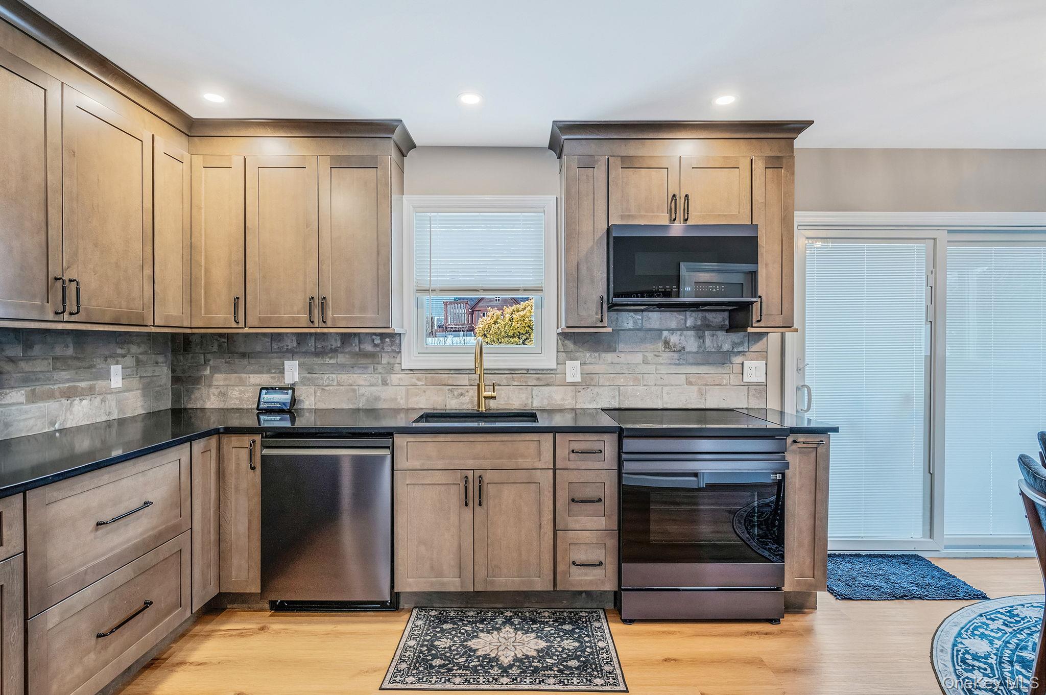 #13 photo, 33 Loughlin Drive, Shirley , NY 11967