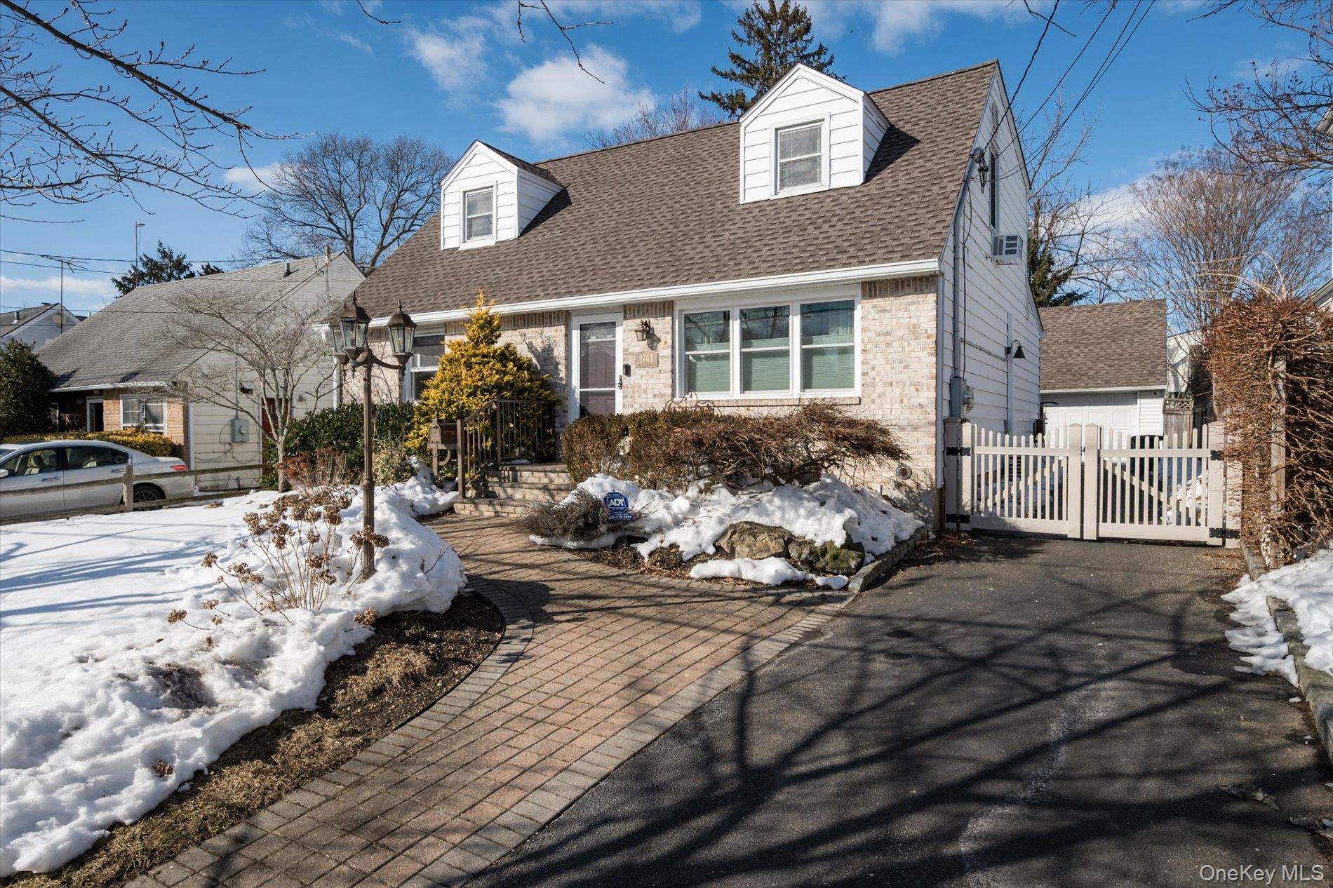 #2 photo, 1741 Bushwick Avenue, Merrick , NY 11566