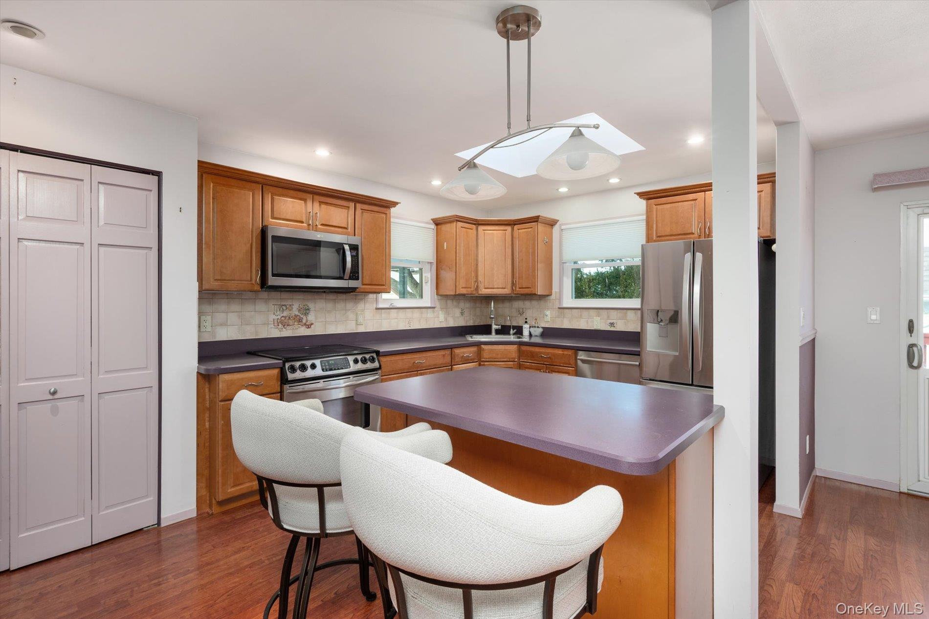 #9 photo, 1741 Bushwick Avenue, Merrick , NY 11566