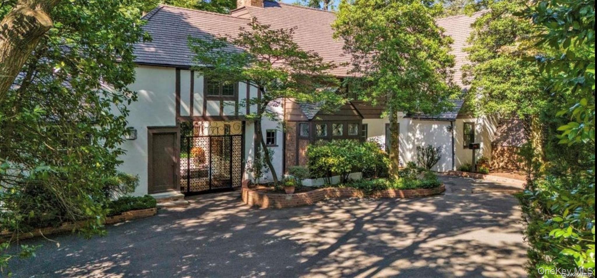 #1 photo, 9 Beacon Hill Road, Port Washington , NY 11050