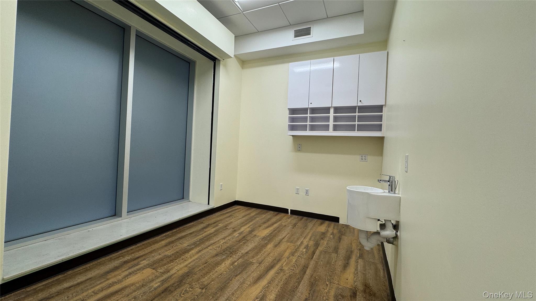 #14 photo, 131-07 40th Street, كوينز Flushing , NY 11354