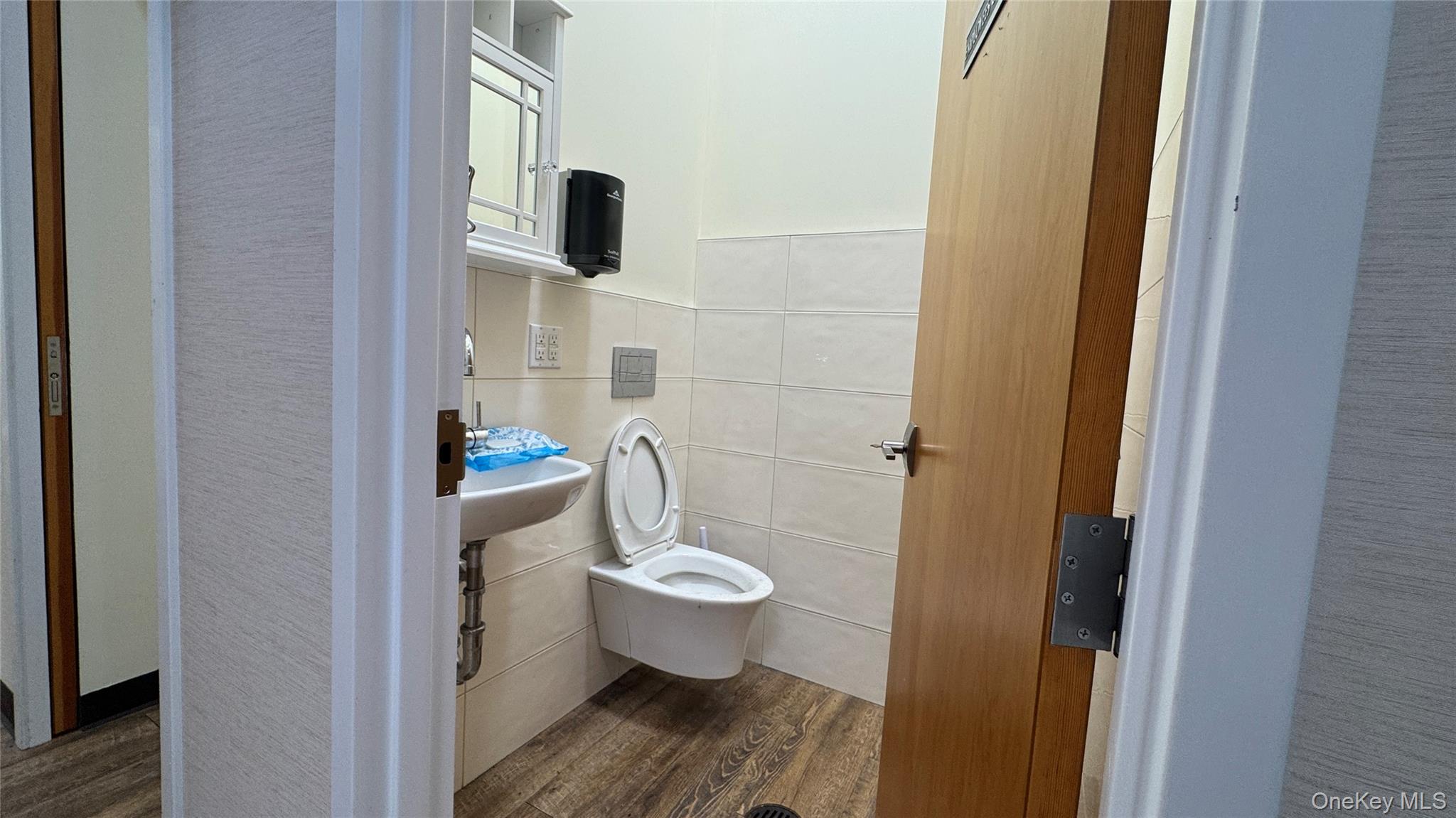 #8 photo, 131-07 40th Street, كوينز Flushing , NY 11354