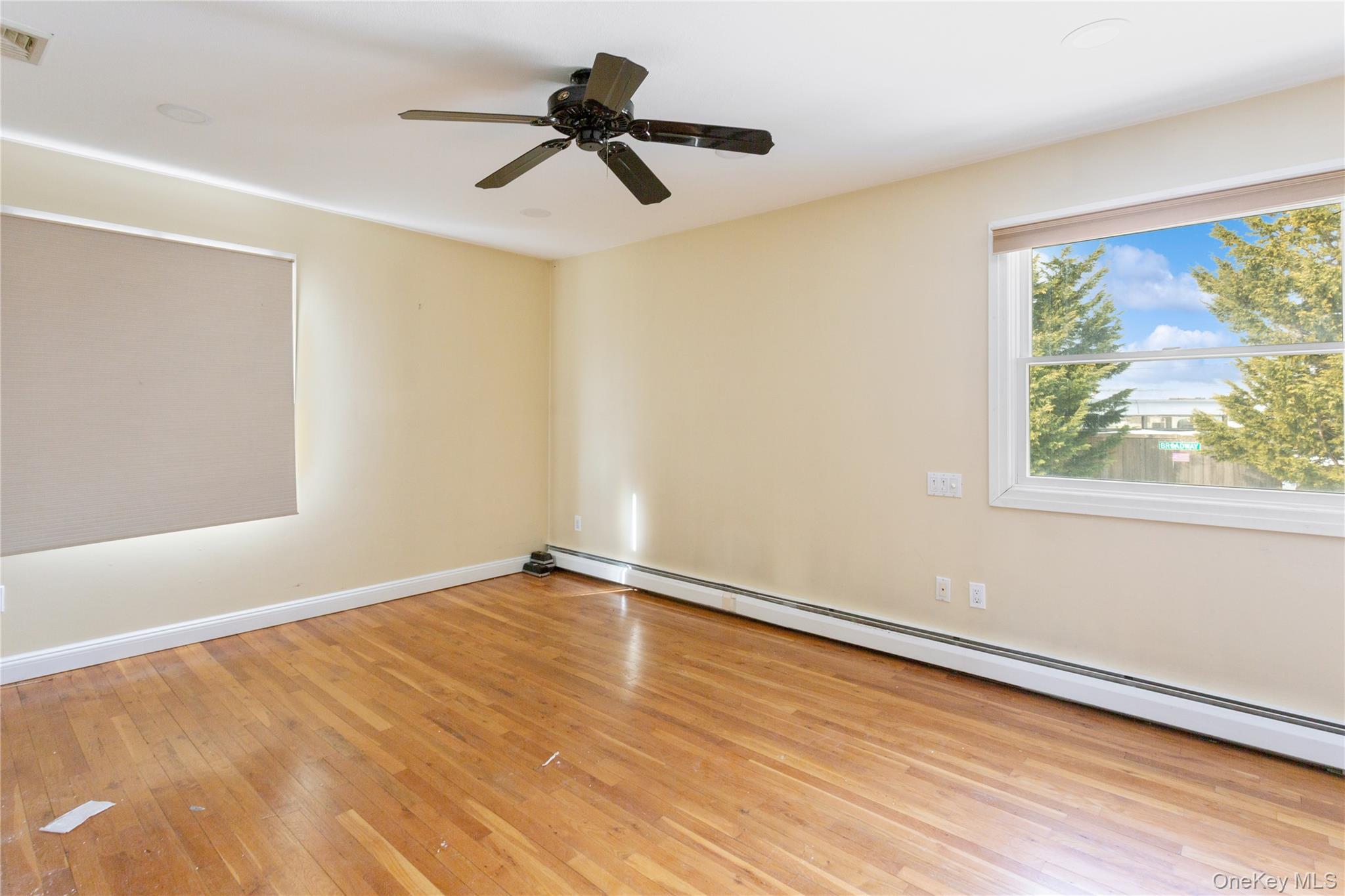 #15 photo, 4274 Broadway, Island Park , NY 11558