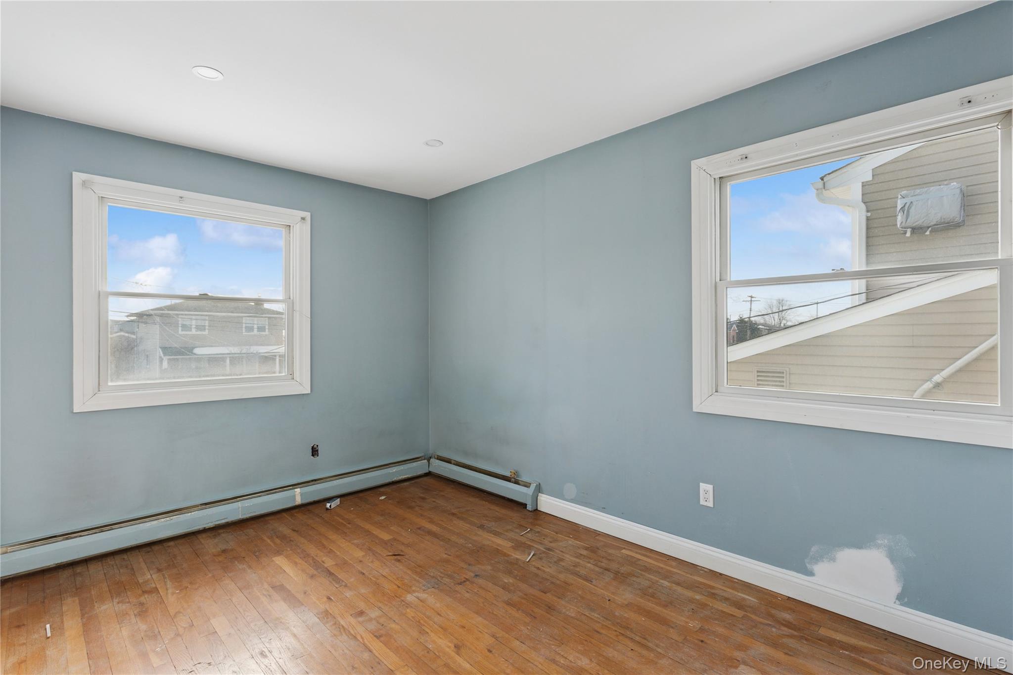 #17 photo, 4274 Broadway, Island Park , NY 11558