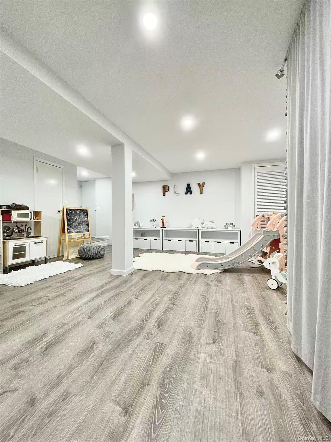 #12 photo, 21540 23rd Avenue, Bayside , NY 11360