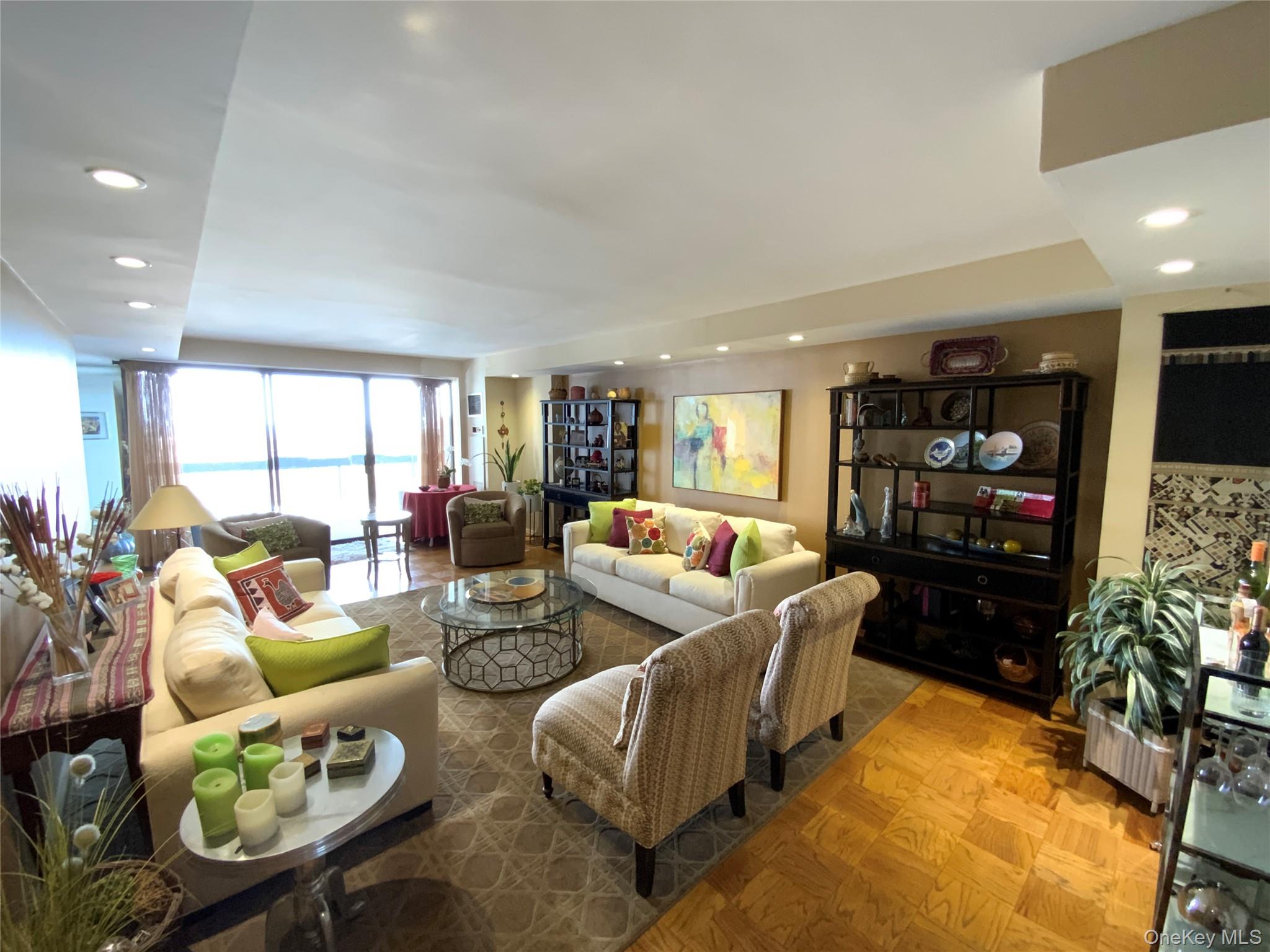 #4 photo, 27110 Grand Central Parkway, Floral Park , NY 11005