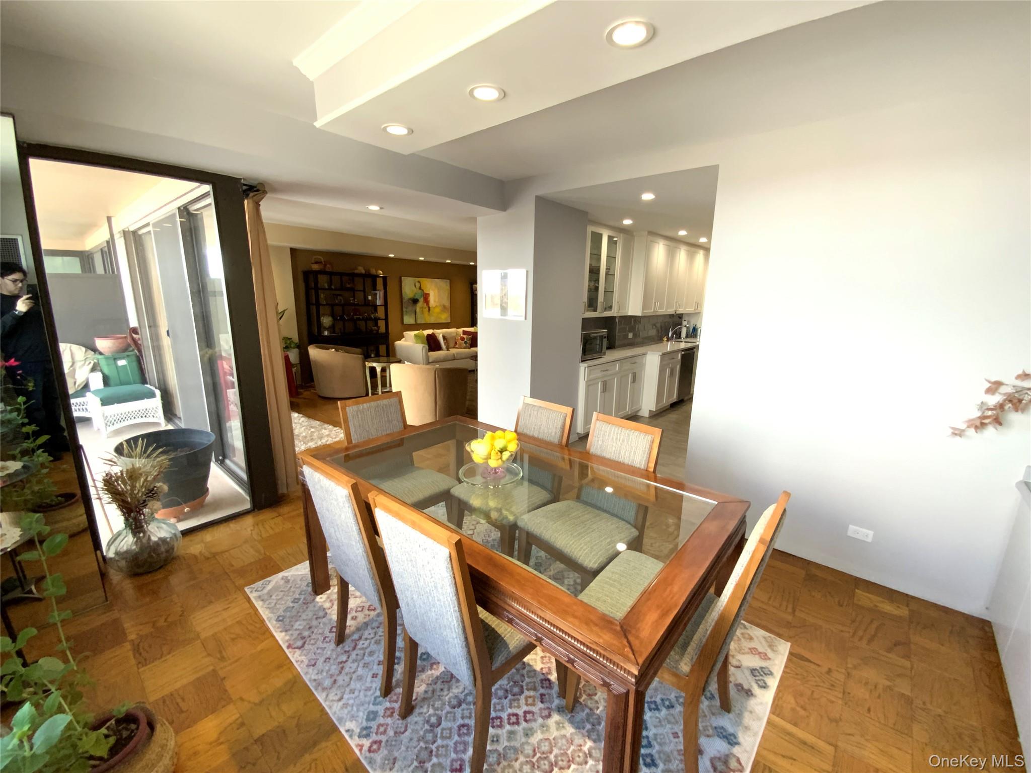 #8 photo, 27110 Grand Central Parkway, Floral Park , NY 11005