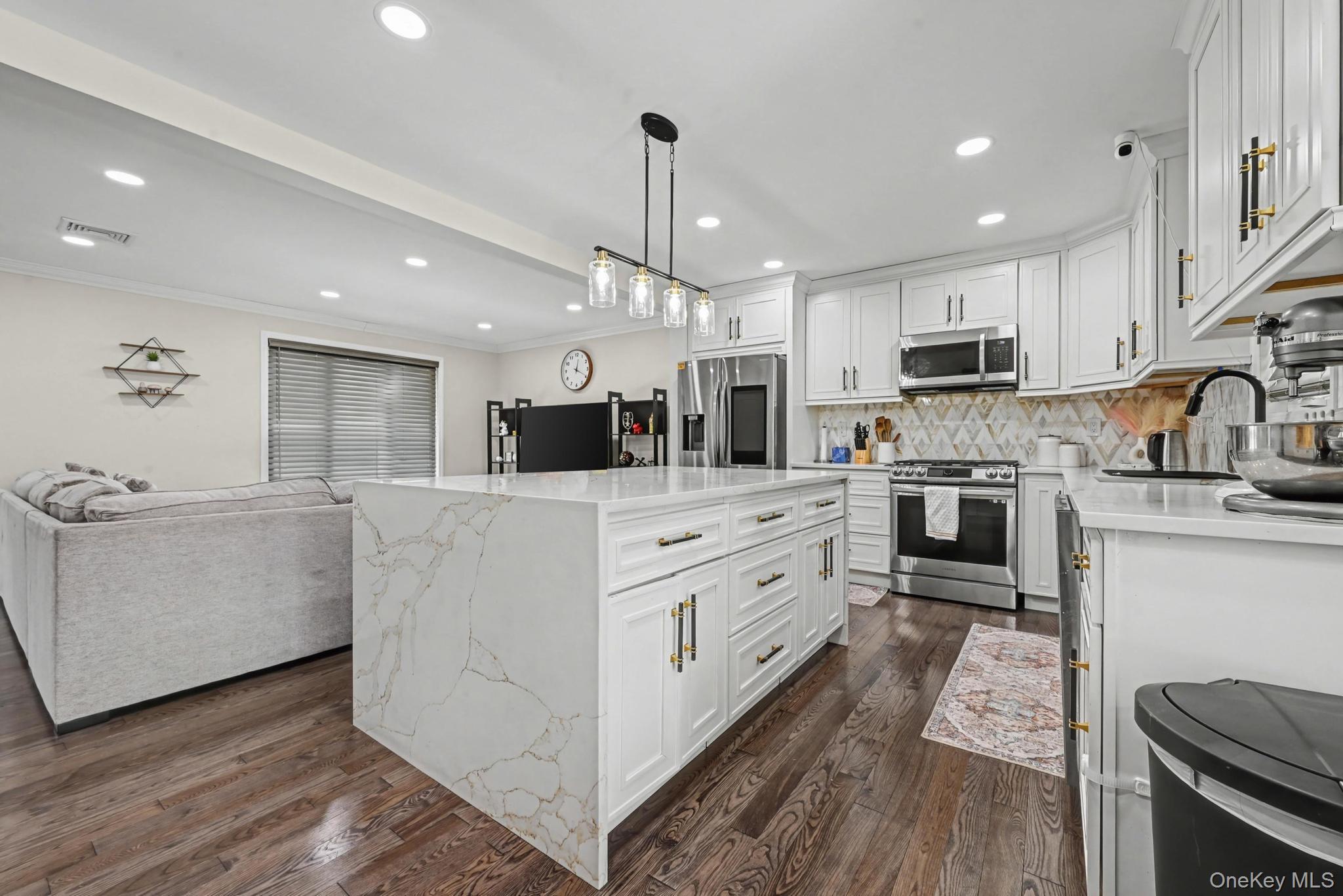 #10 photo, 99 Kuhl Avenue, Hicksville , NY 11801