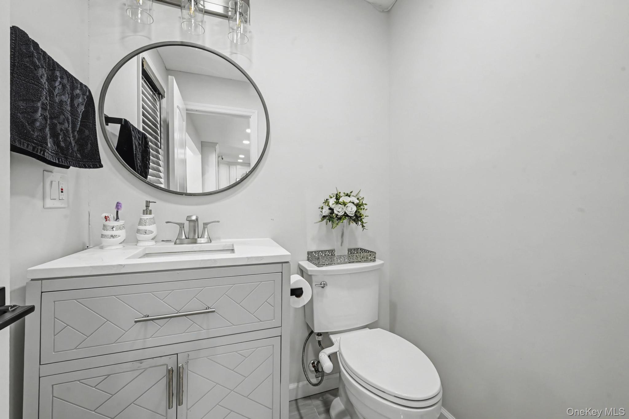 #14 photo, 99 Kuhl Avenue, Hicksville , NY 11801