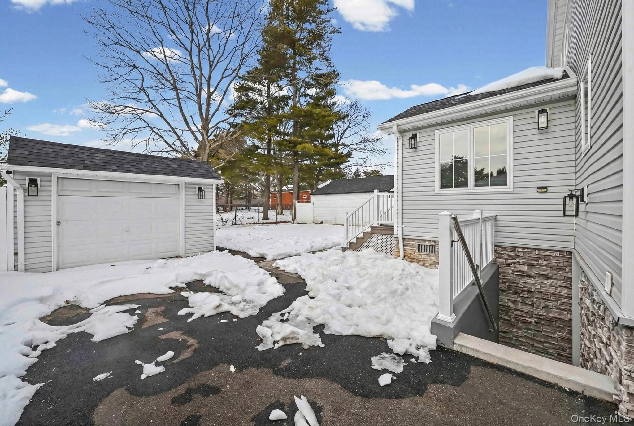 #4 photo, 99 Kuhl Avenue, Hicksville , NY 11801