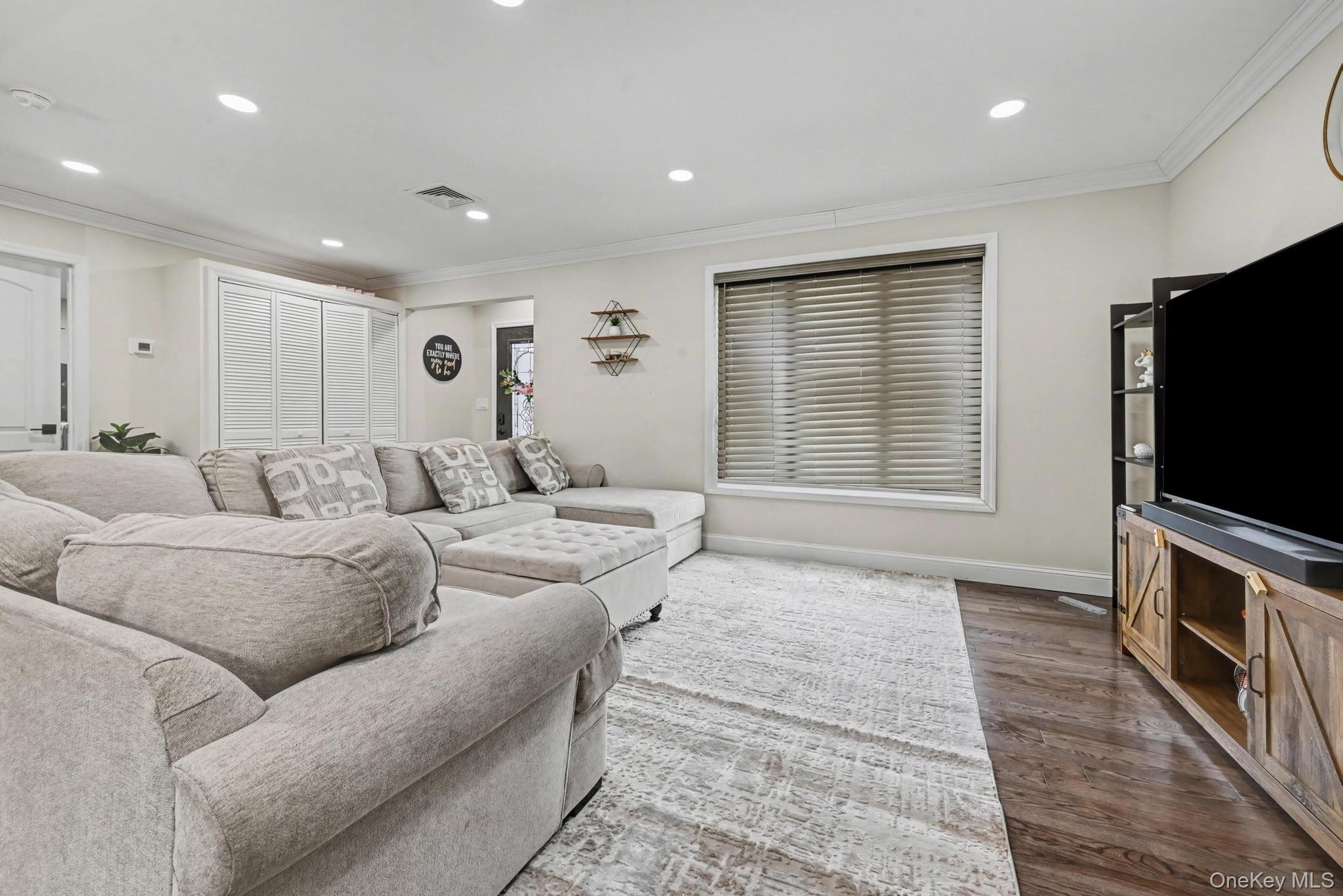 #8 photo, 99 Kuhl Avenue, Hicksville , NY 11801