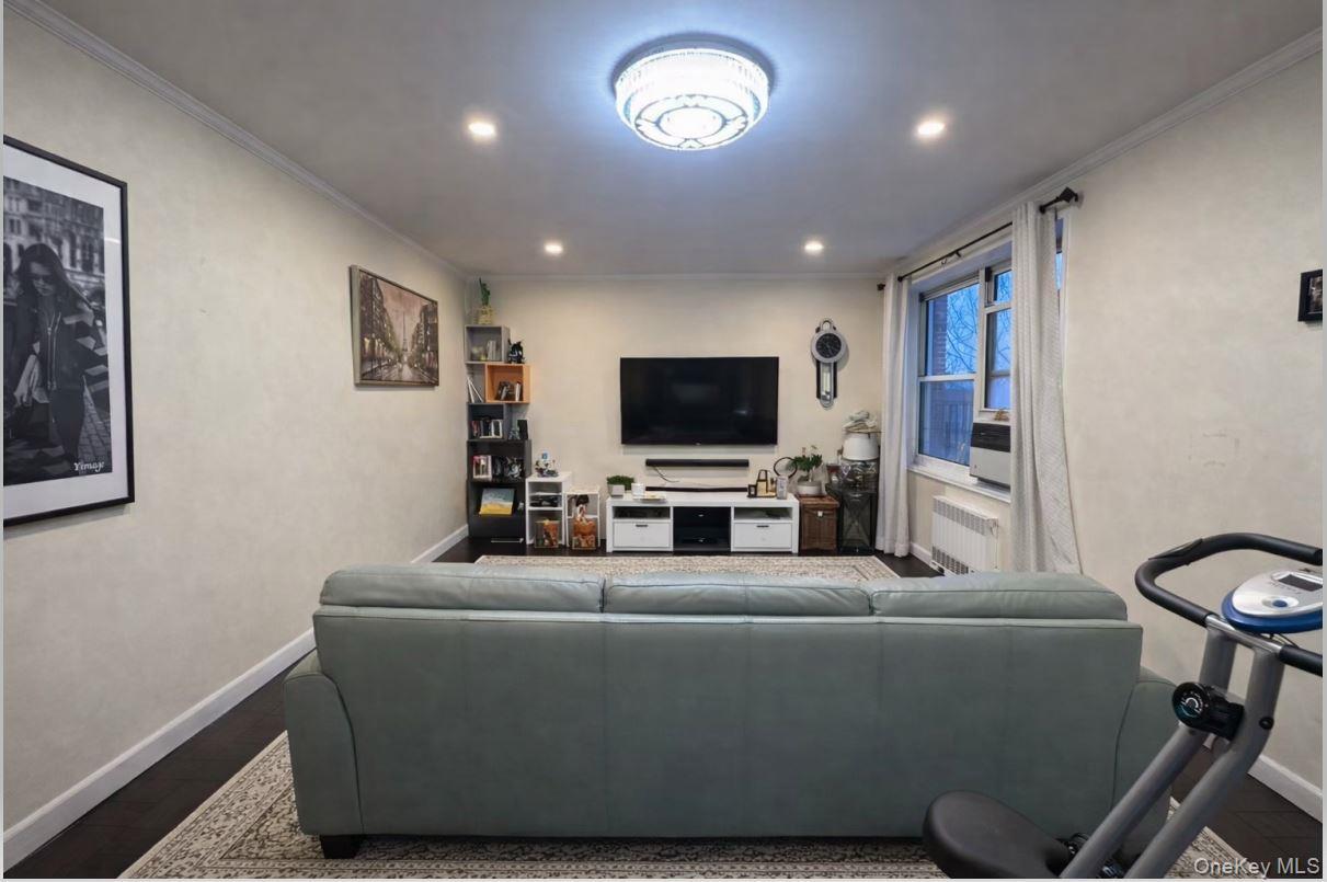 #5 photo, 2704 Parsons Boulevard, Flushing , NY 11354