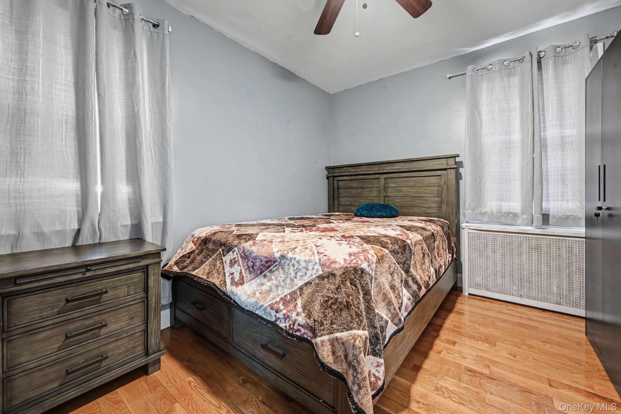 #11 photo, 8311 Little Neck Parkway, Glen Oaks , NY 11004