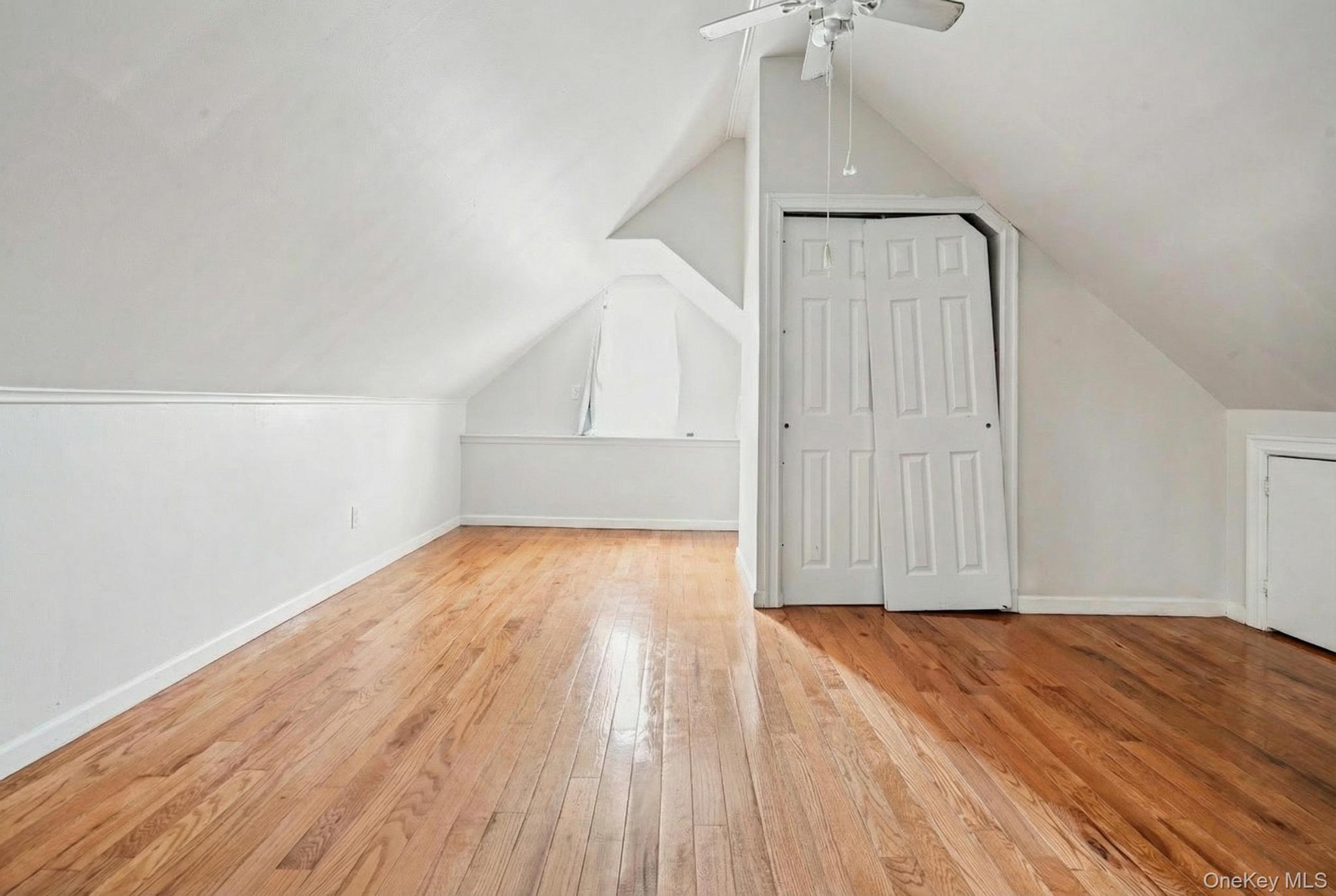 #13 photo, 8311 Little Neck Parkway, Glen Oaks , NY 11004