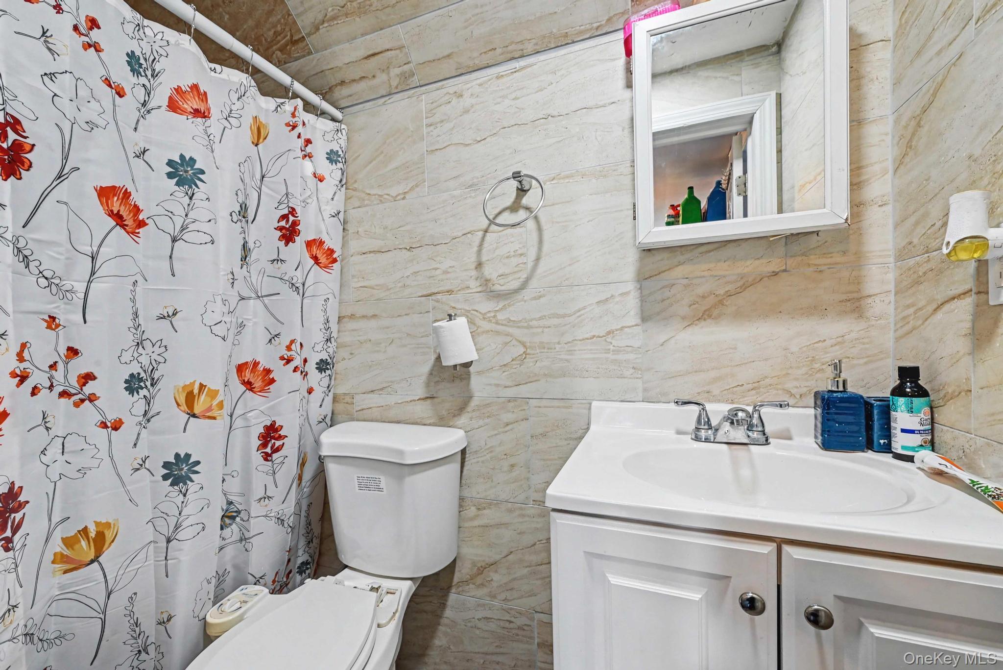 #15 photo, 8311 Little Neck Parkway, Glen Oaks , NY 11004